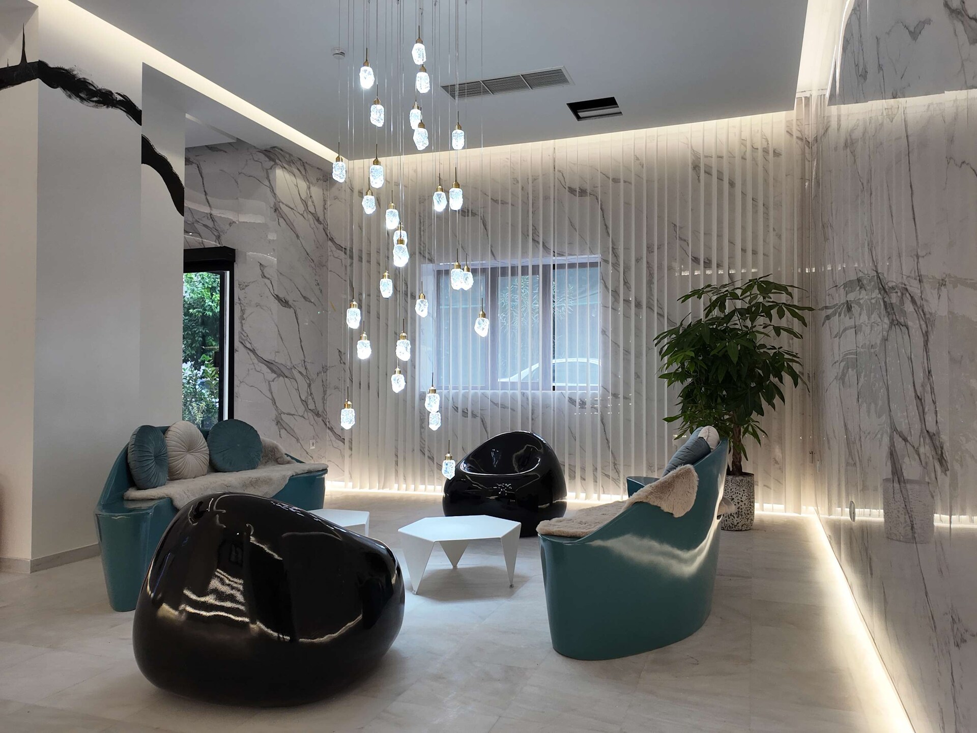 Stijlvol gerenoveerd appartement met balkon in het bruisende Piraeus - foto 15