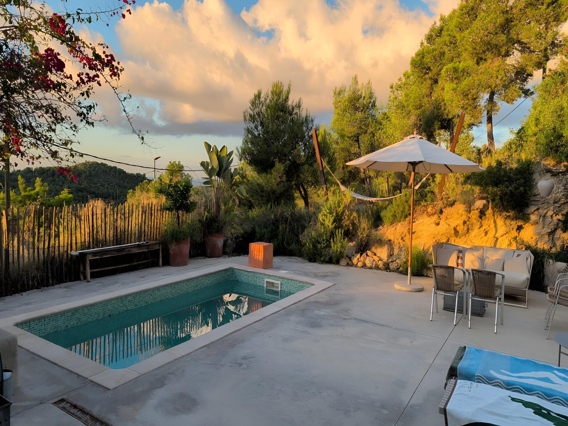 Unieke design containerwoning met zwembad en zeezicht bij Sitges - foto 27