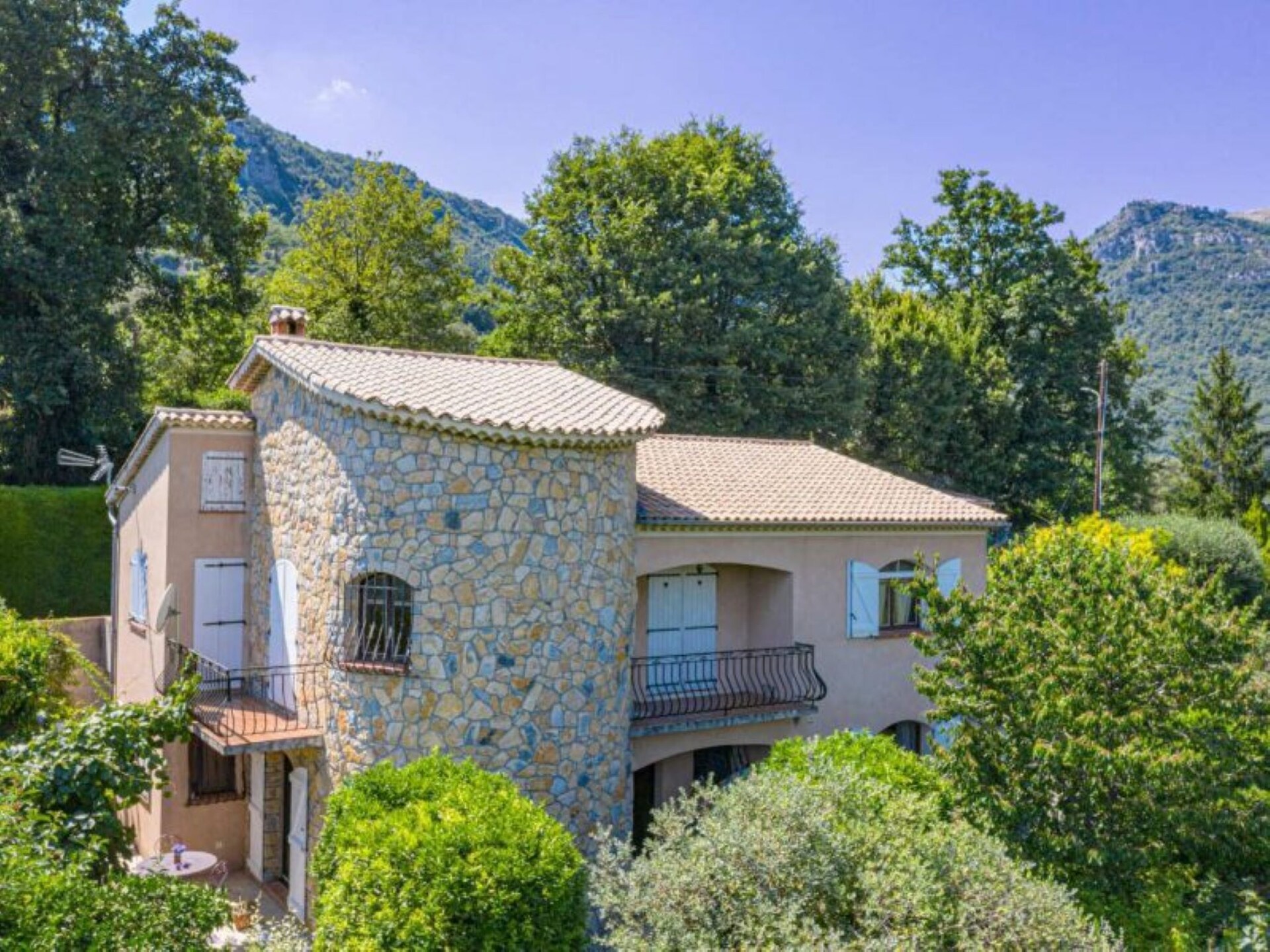 L'Eugénie: 4-sterrenappartement met tuin tussen zee en bergen in Le Bar-sur-Loup - foto 1