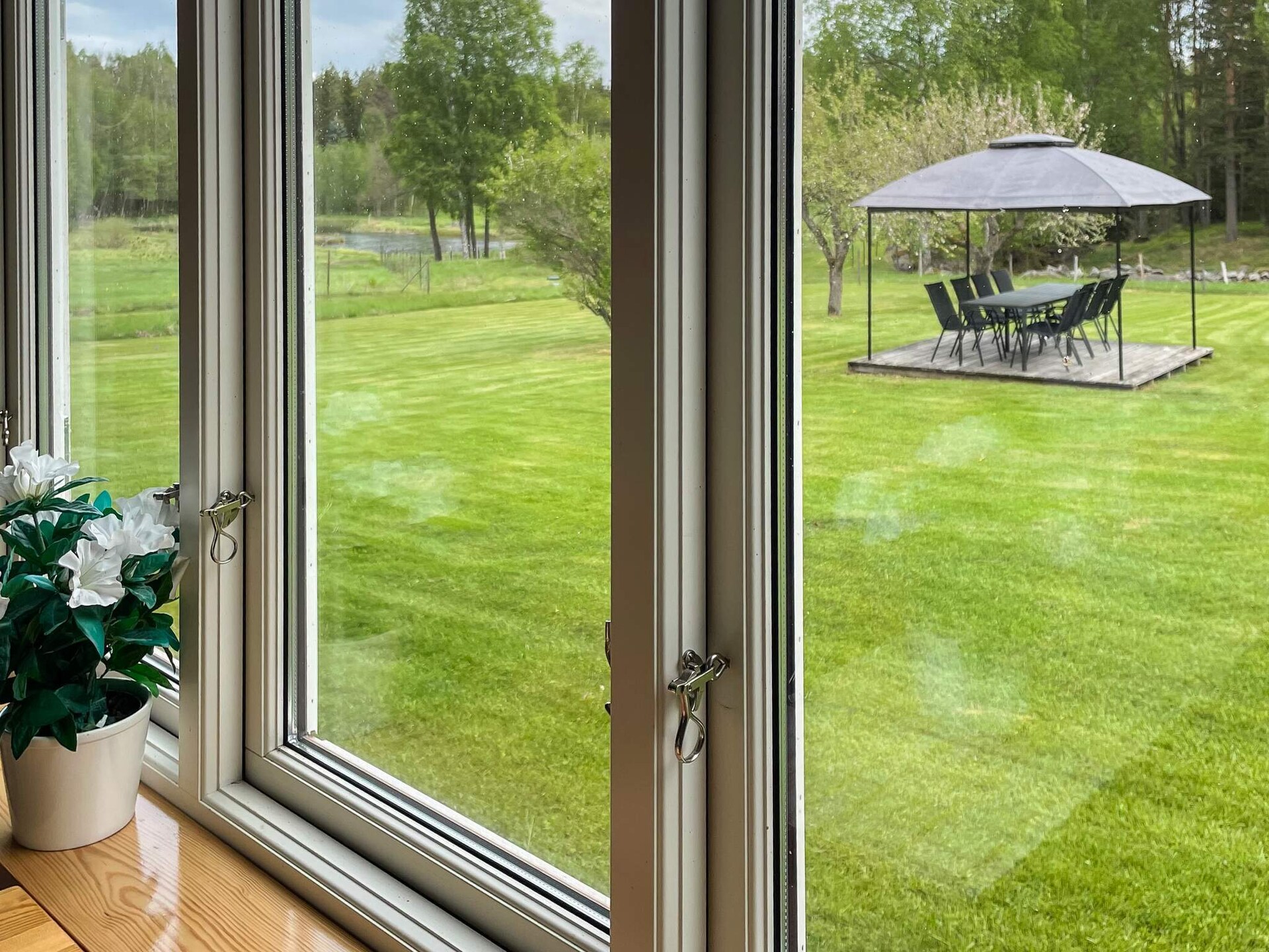 Zweeds vakantiehuis aan golfterrein met privé zwemsteiger op 360 meter - foto 8