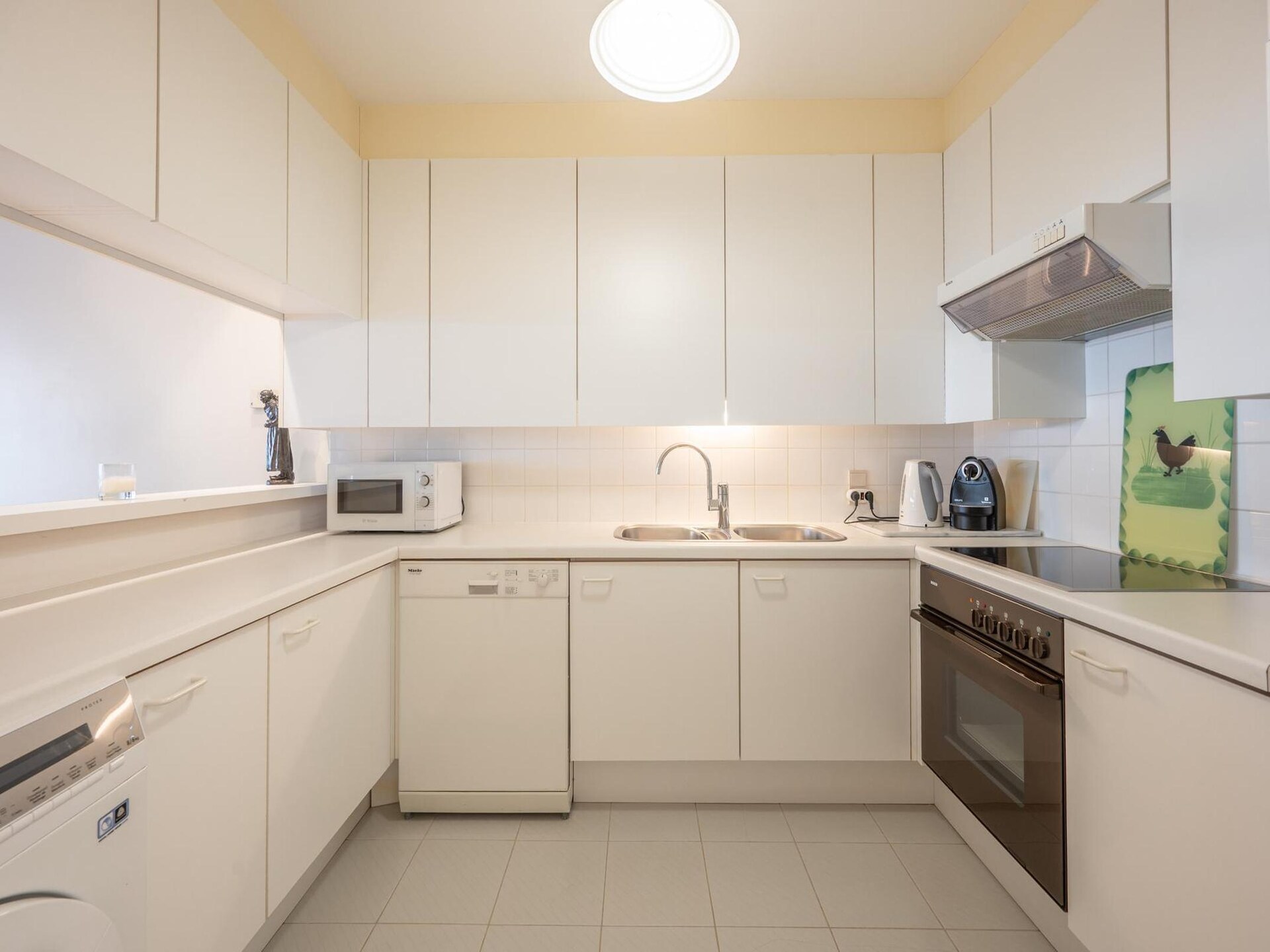 Licht appartement met 2 slaapkamers en panoramisch zeezicht in Oostende - foto 30