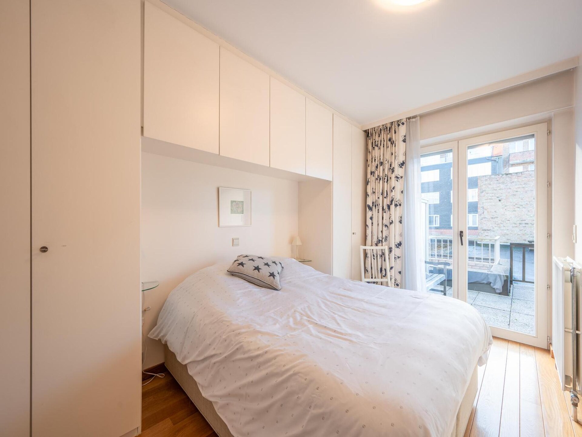 Licht appartement met 2 slaapkamers en panoramisch zeezicht in Oostende - foto 32