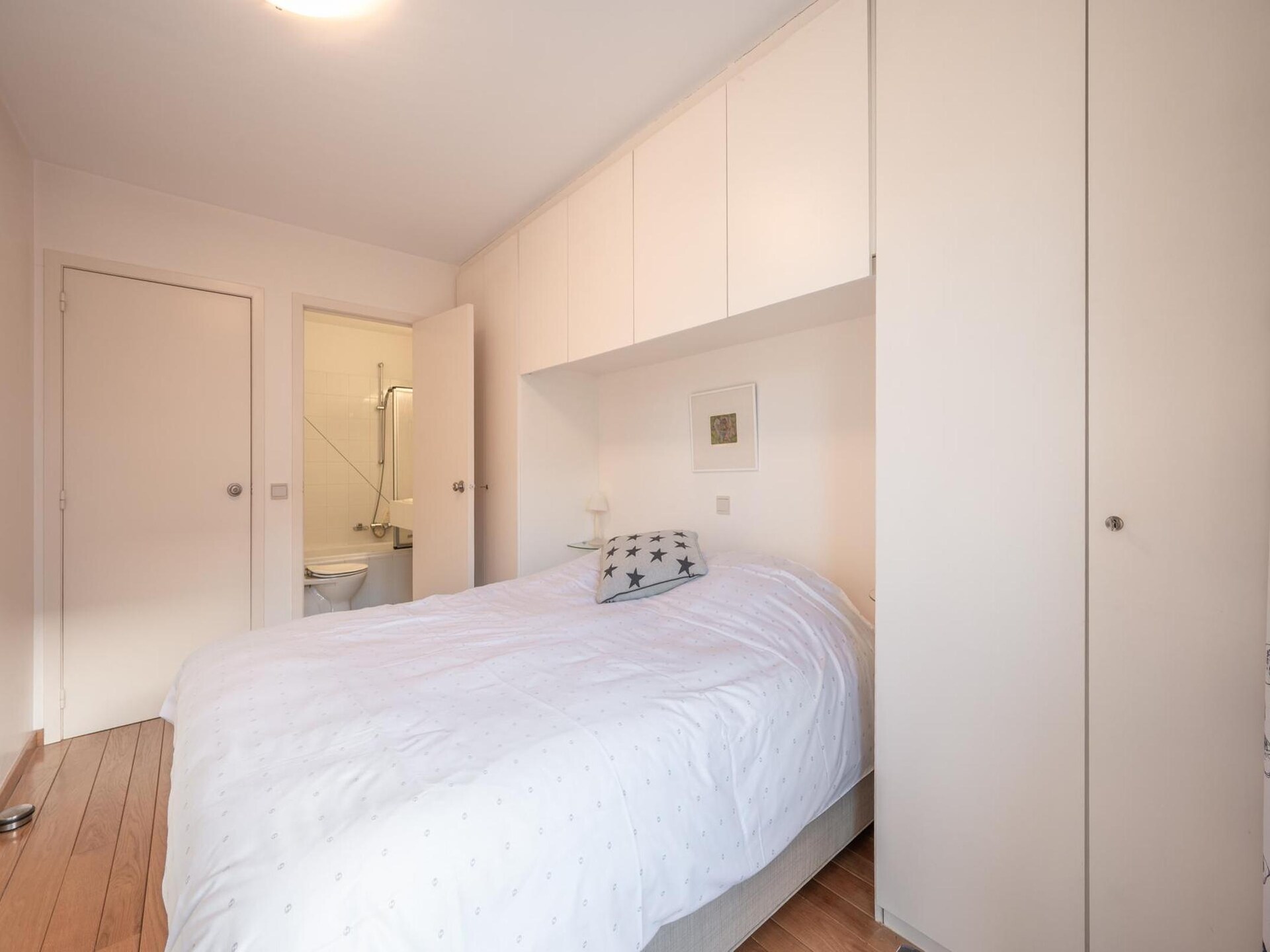 Licht appartement met 2 slaapkamers en panoramisch zeezicht in Oostende - foto 33