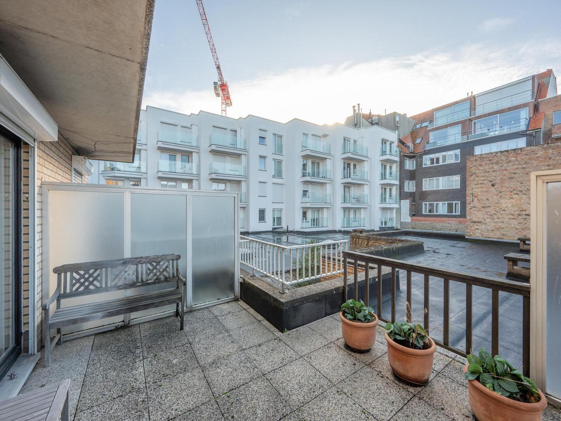 Licht appartement met 2 slaapkamers en panoramisch zeezicht in Oostende - foto 40