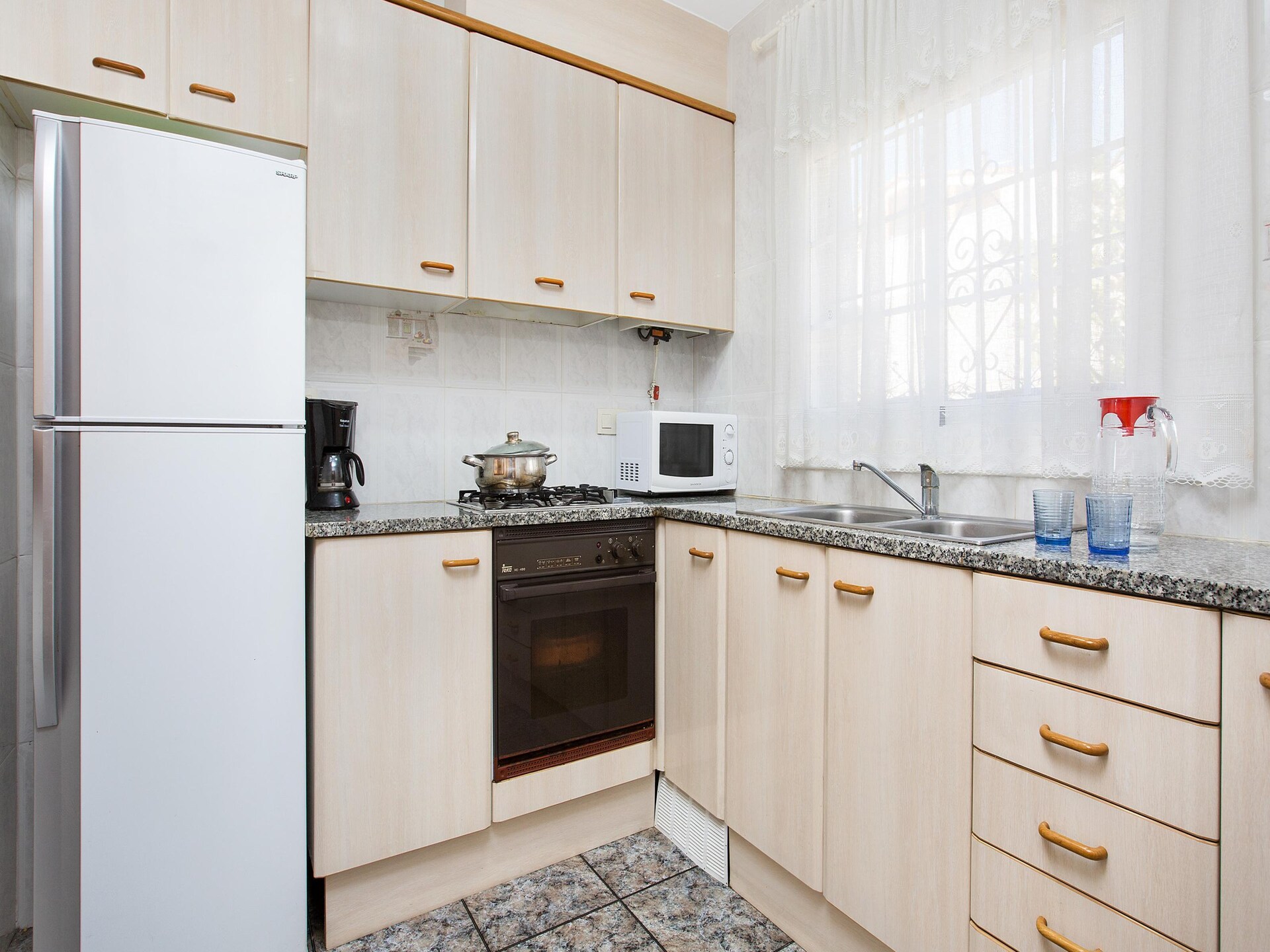 Ruime gezinsvilla met privézwembad en appartement nabij Lloret de Mar - foto 17