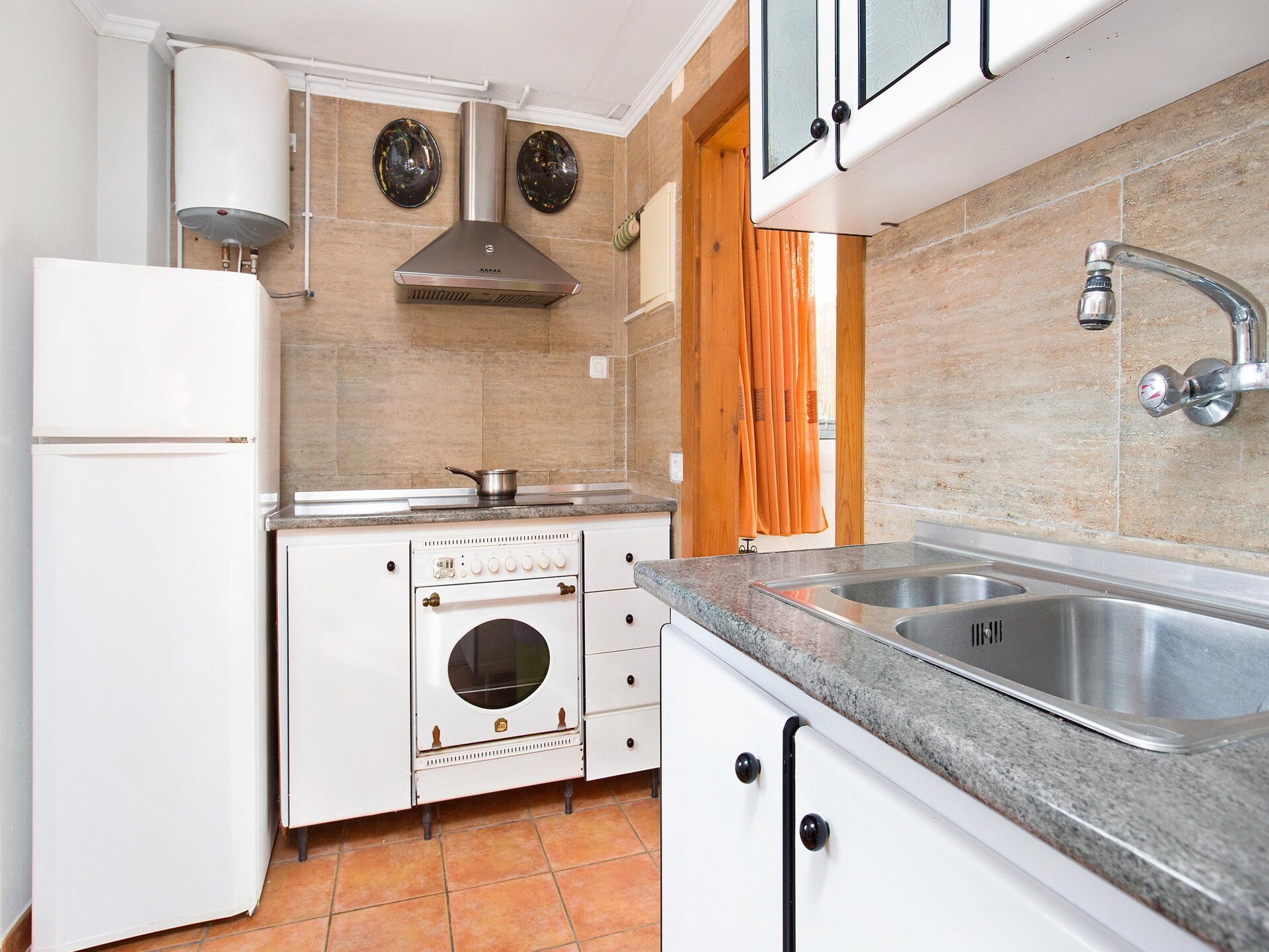 Ruime gezinsvilla met privézwembad en appartement nabij Lloret de Mar - foto 18