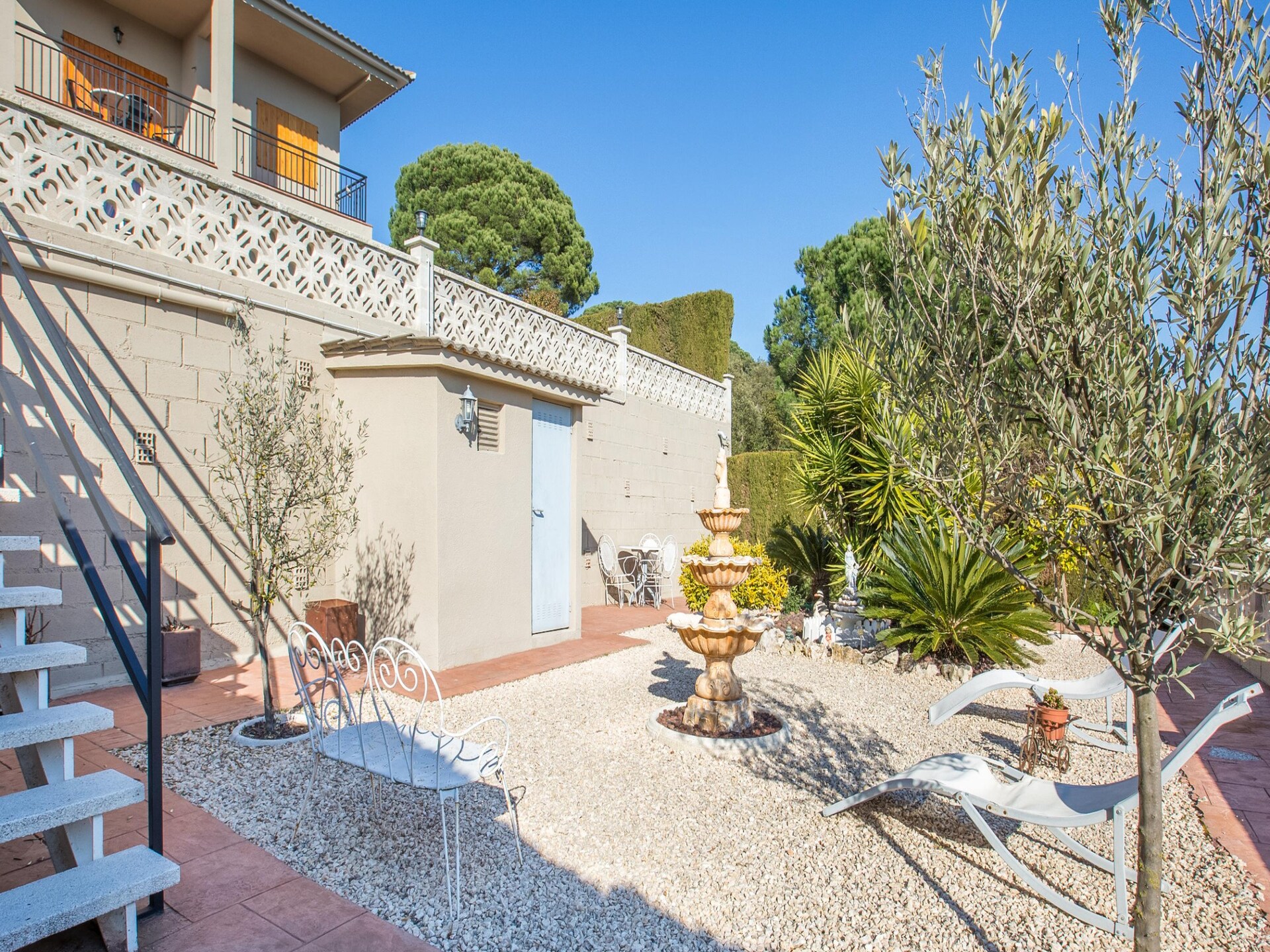 Ruime gezinsvilla met privézwembad en appartement nabij Lloret de Mar - foto 37