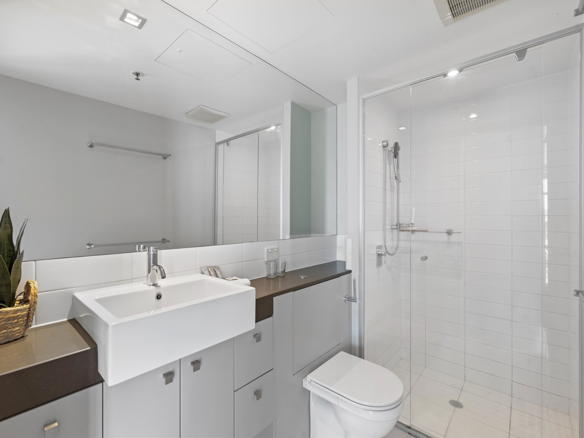 Modern appartement met 2 slaapkamers en dakterraszwembad in South Brisbane - foto 9