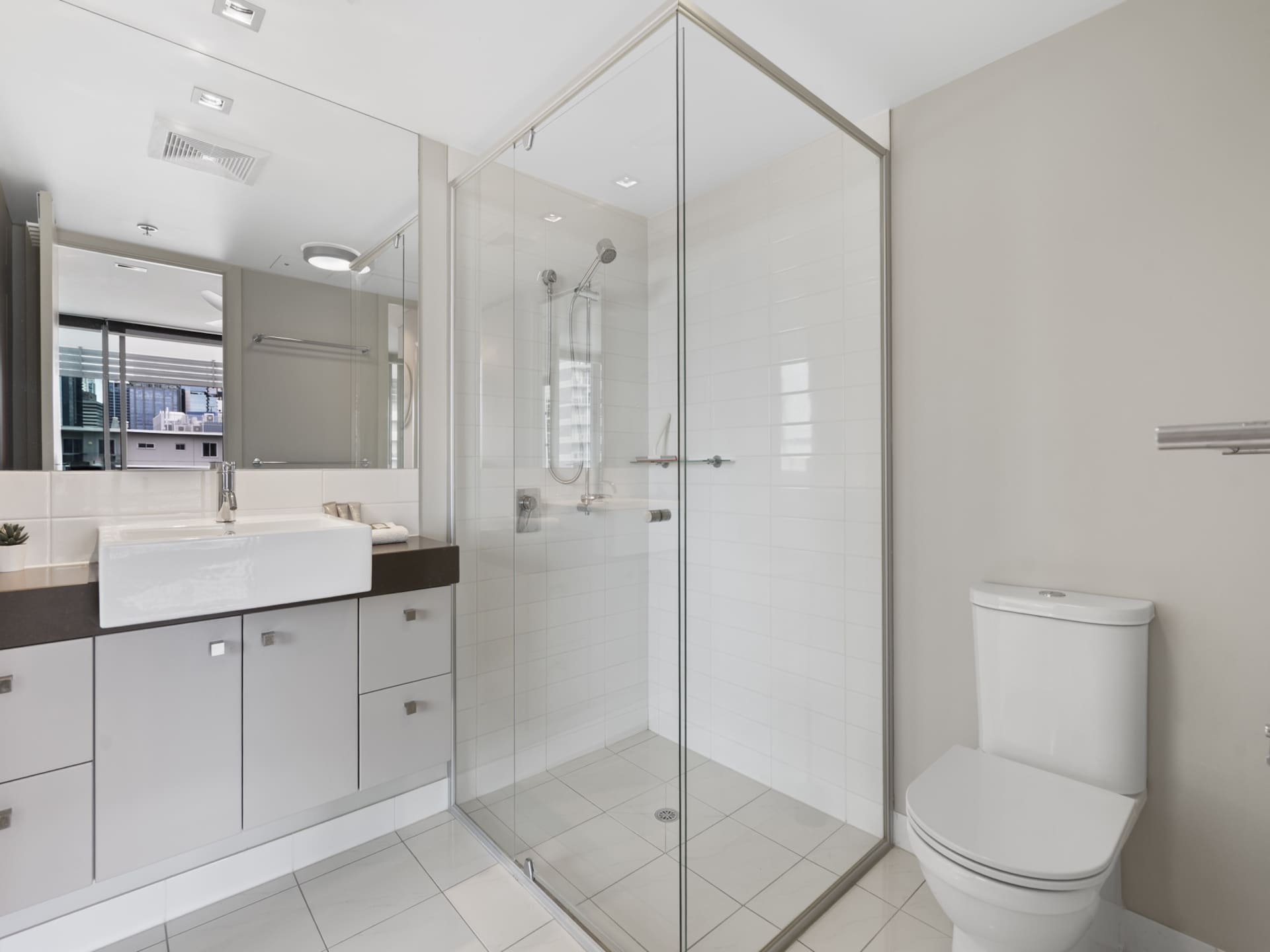 Modern appartement met 2 slaapkamers en dakterraszwembad in South Brisbane - foto 10