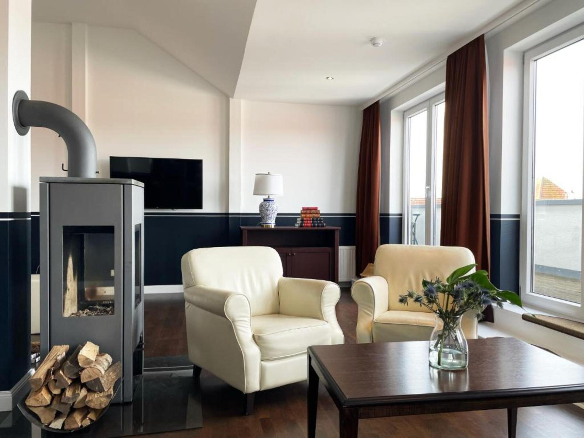 Ruime suite aan het meer met balkon en open haard in Rheinsberg - foto 10