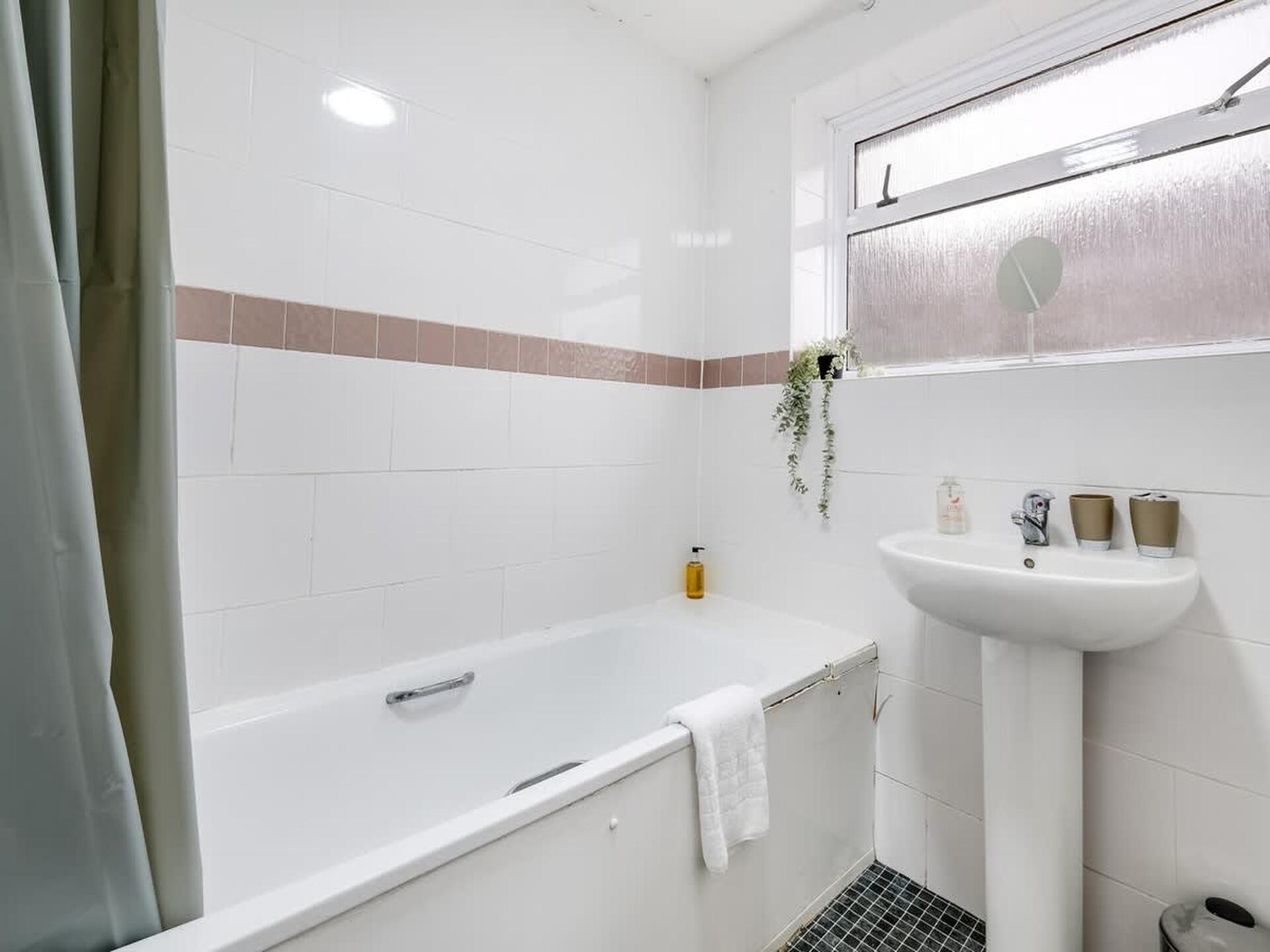 Ruim 4-slaapkamerappartement voor 8 personen in High Wycombe met tuin - foto 37