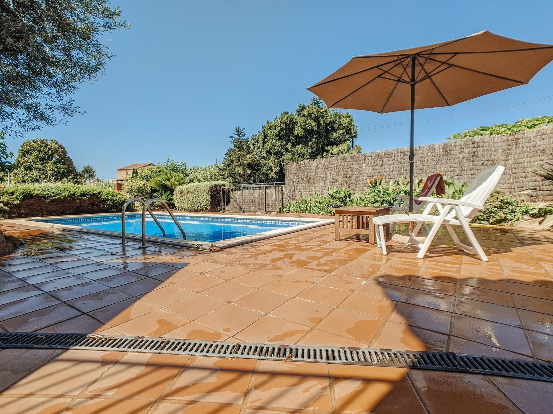 Privézwembad en ruimte in Villa Francina in Blanes - foto 8