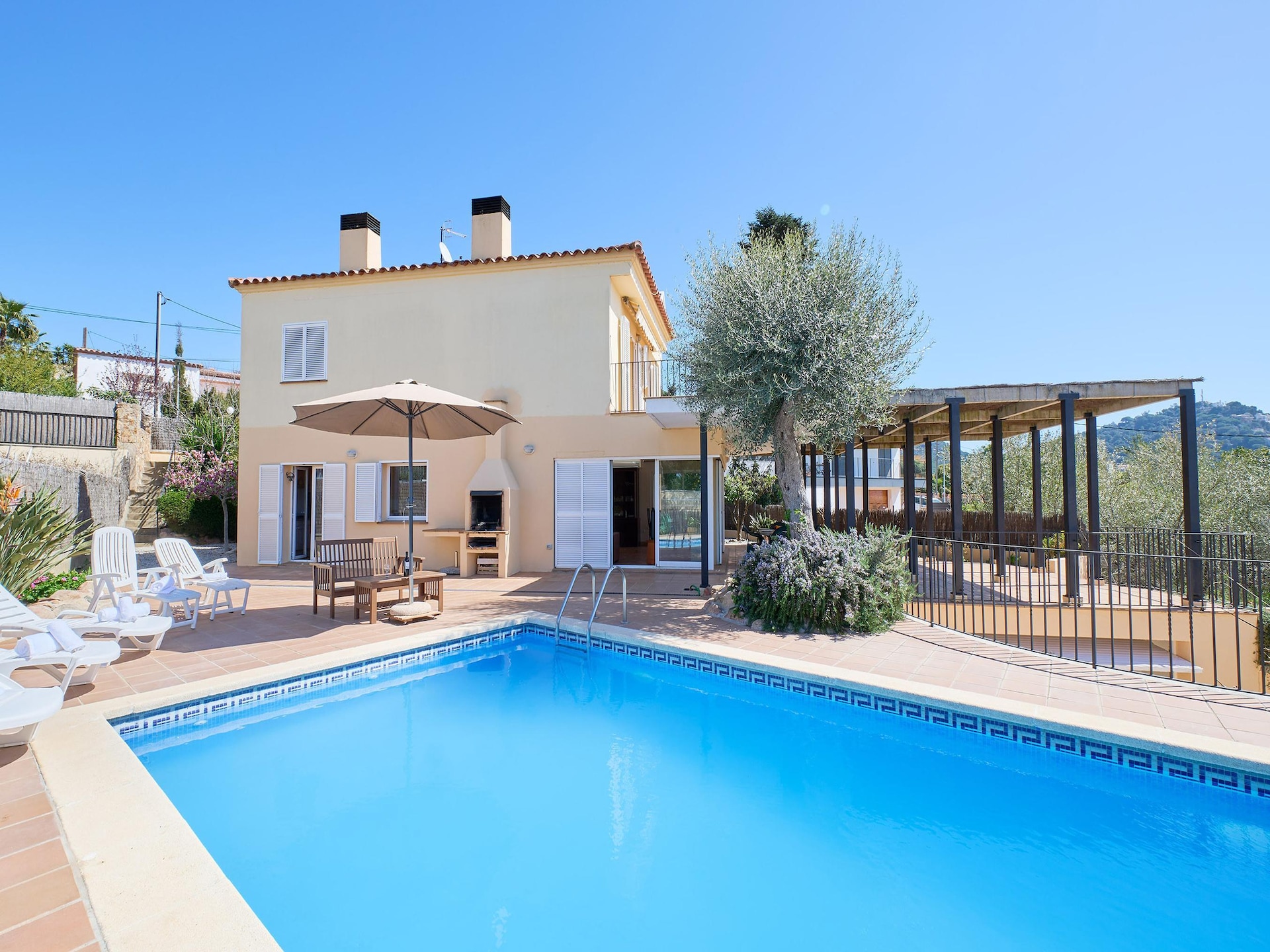 Privézwembad en ruimte in Villa Francina in Blanes - foto 1