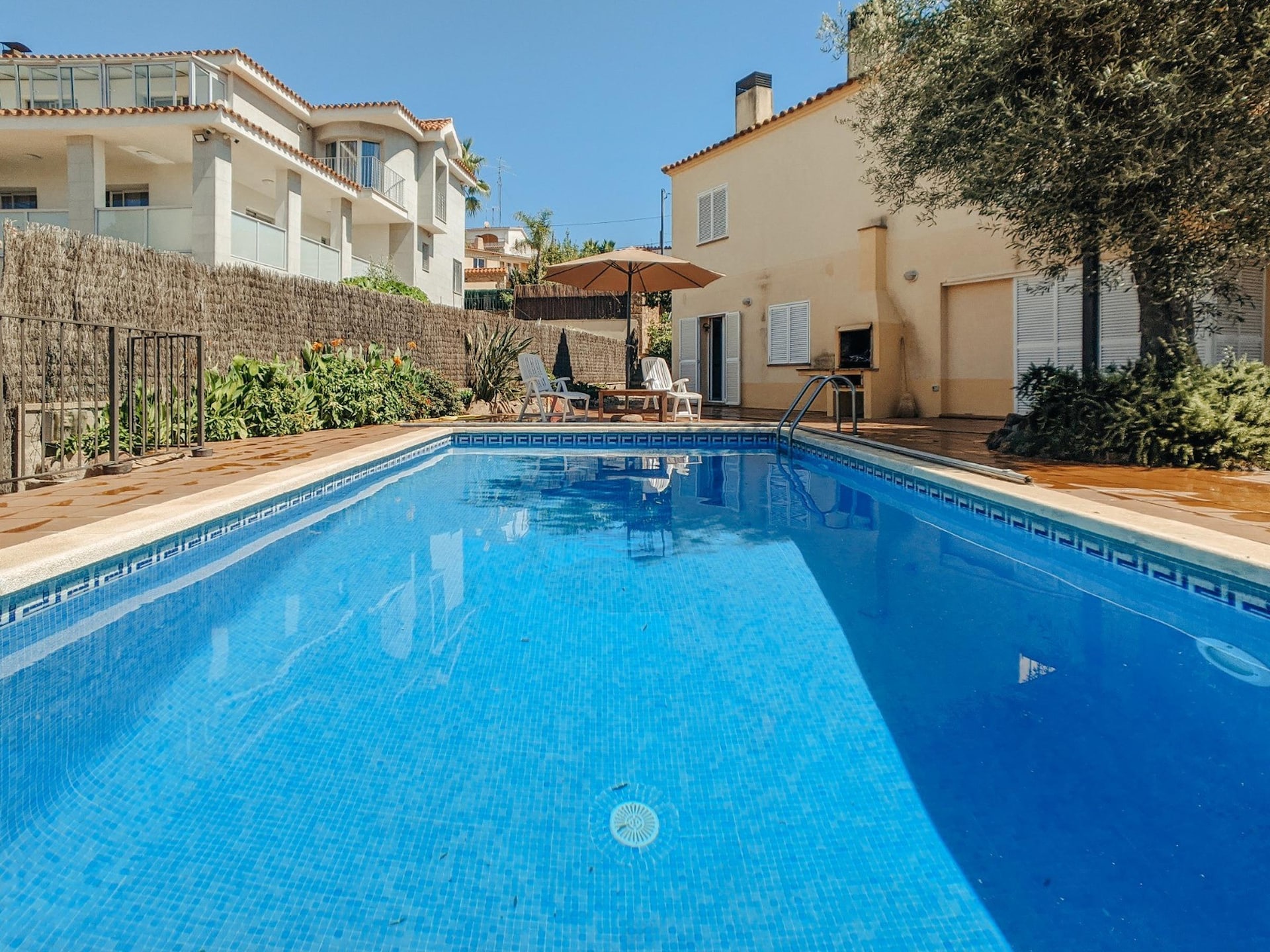 Privézwembad en ruimte in Villa Francina in Blanes - foto 6