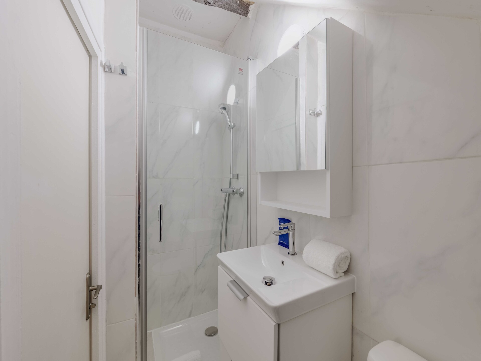 Compact liefdesnestje in de bruisende Marais, Parijs – 16m² voor 2 personen - foto 16