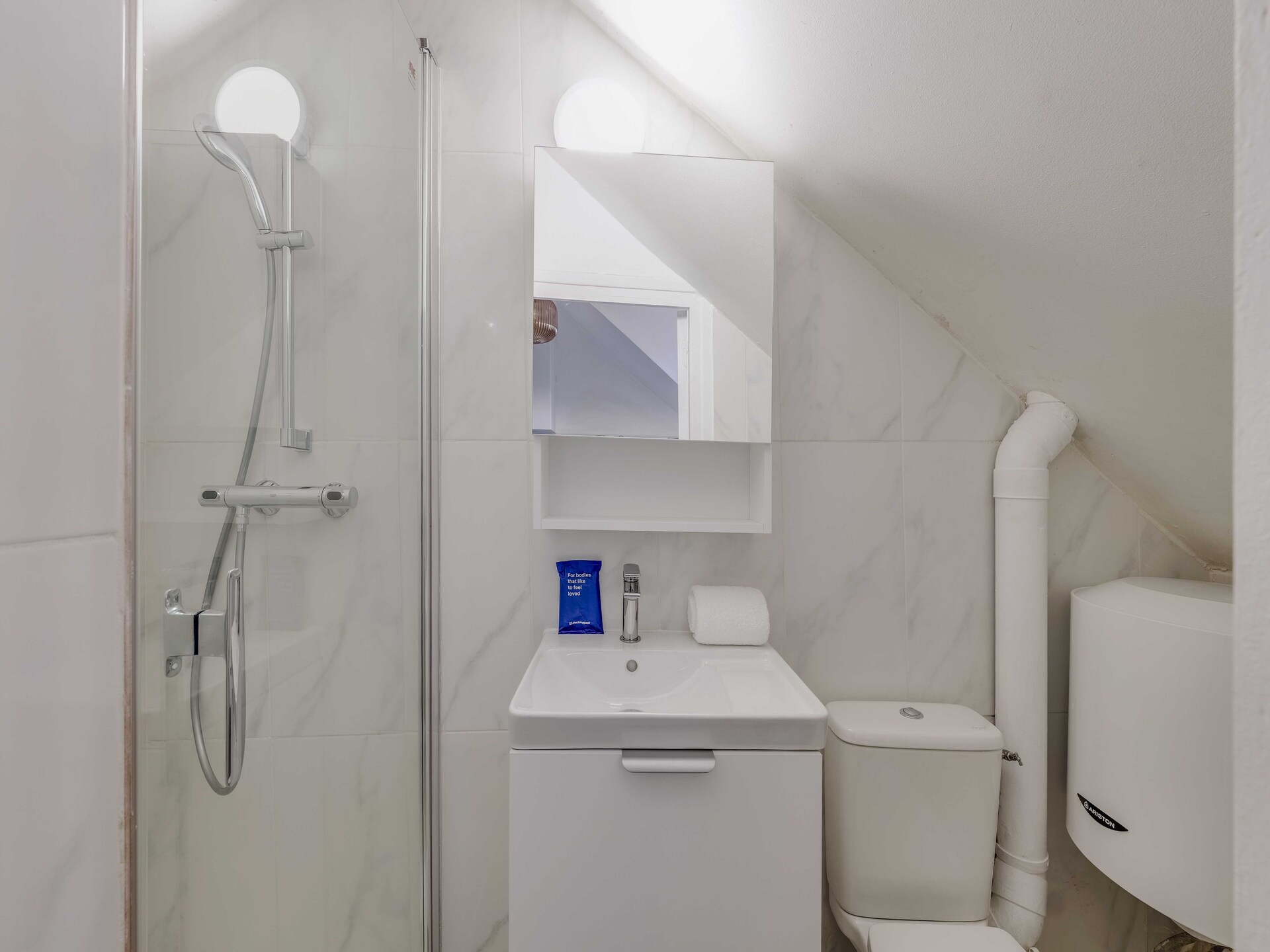 Compact liefdesnestje in de bruisende Marais, Parijs – 16m² voor 2 personen - foto 23