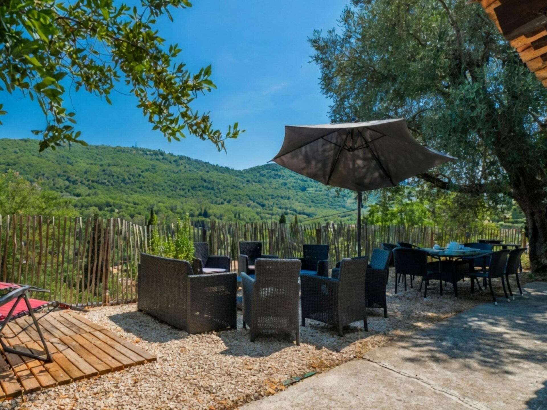 Vrijstaande villa met privétuin op 17 km van de Côte d'Azur - foto 13