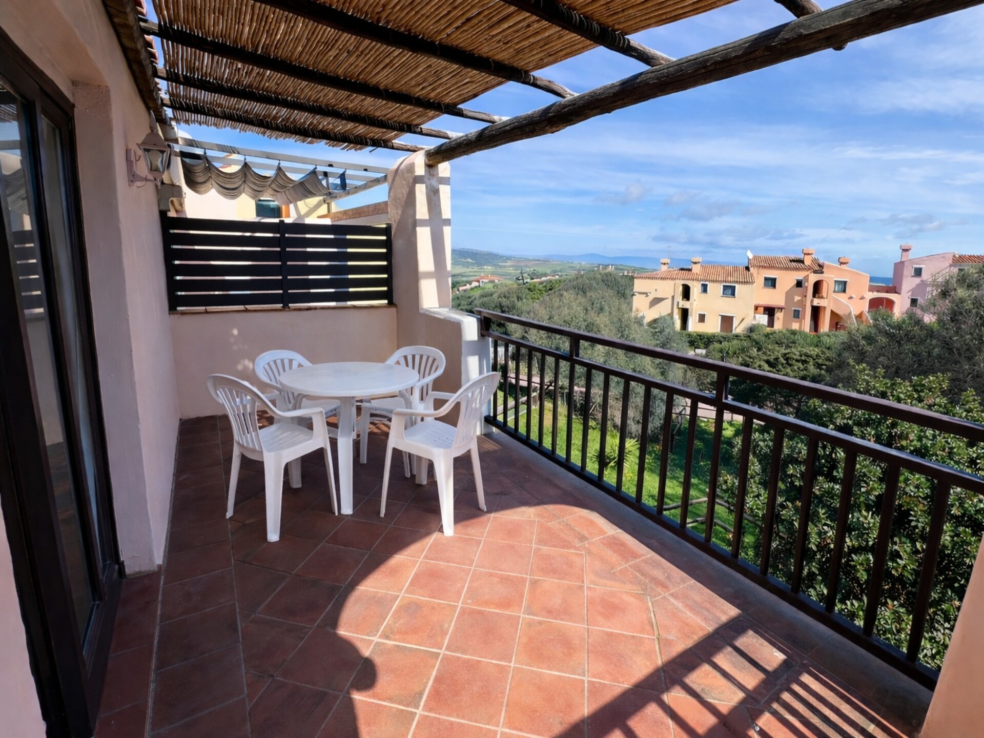 Licht appartement Il Mirto in Stintino met balkon - foto 14