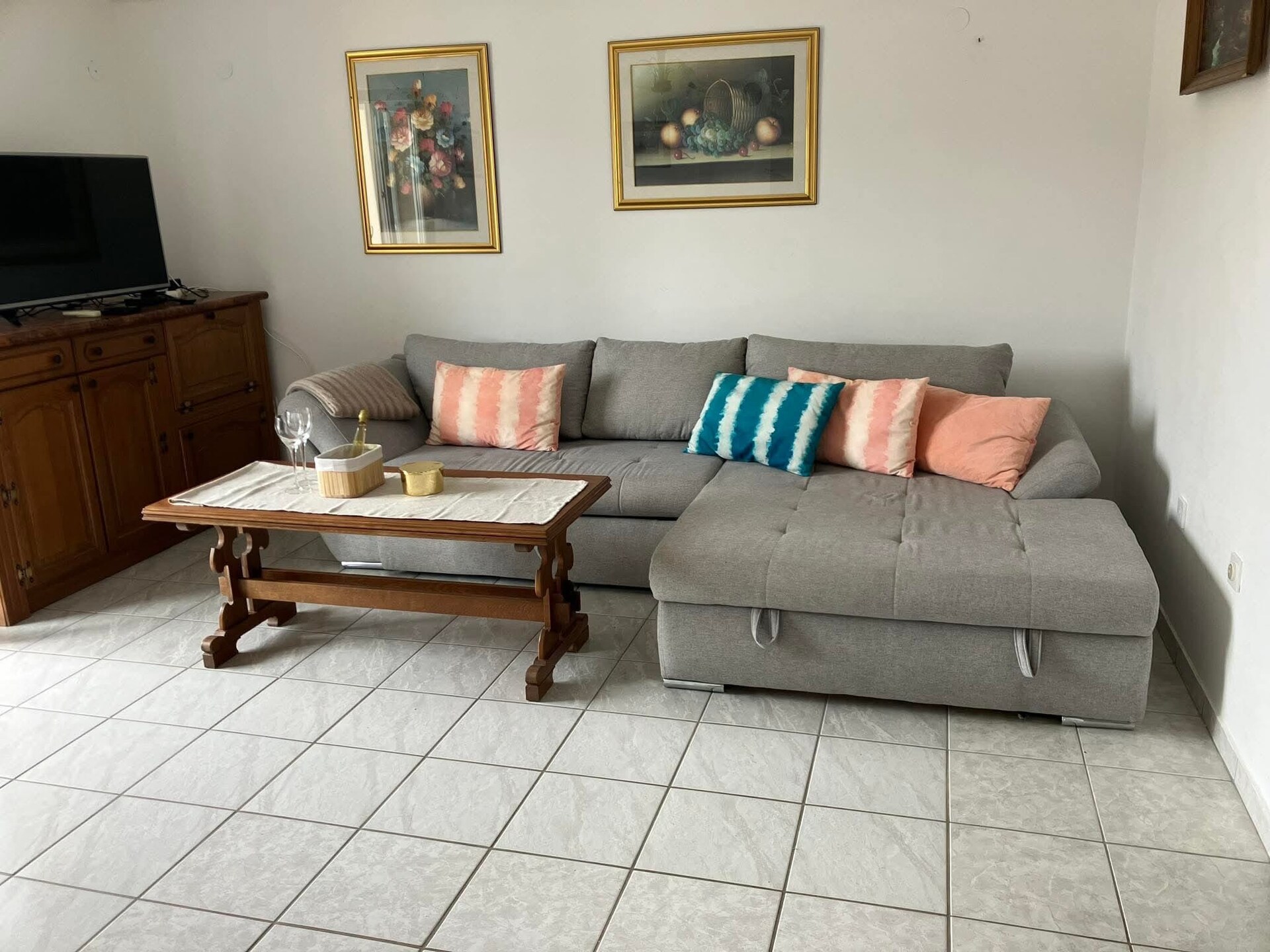 Op 500m van het strand: Ruim appartement in Povljana voor 6 personen - foto 1