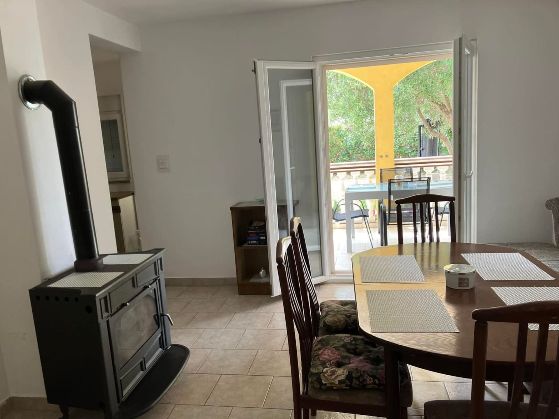 Op 500m van het strand: Ruim appartement in Povljana voor 6 personen - foto 6