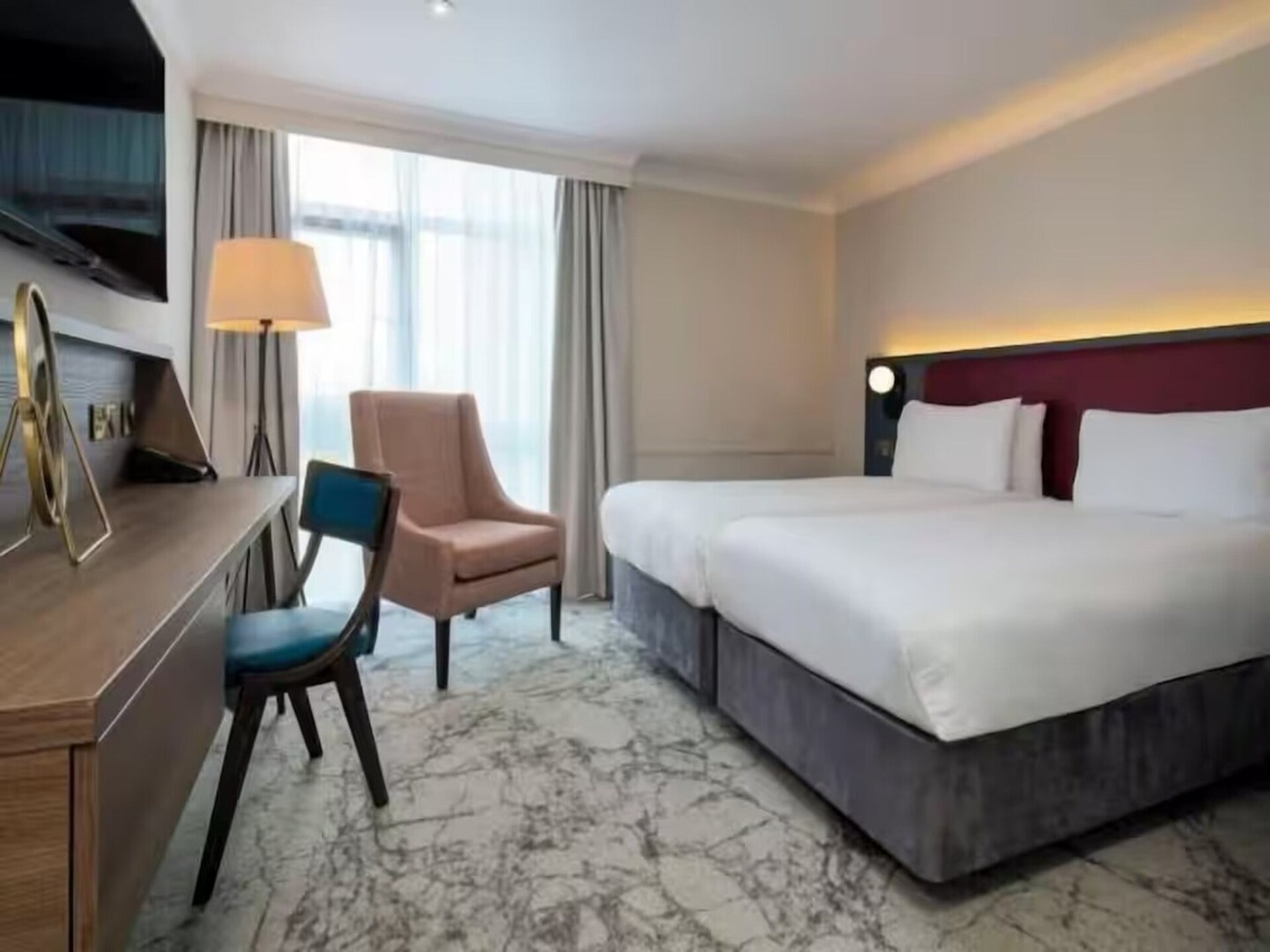 Modern comfort in South Croydon: Classic Twin Room - foto 14