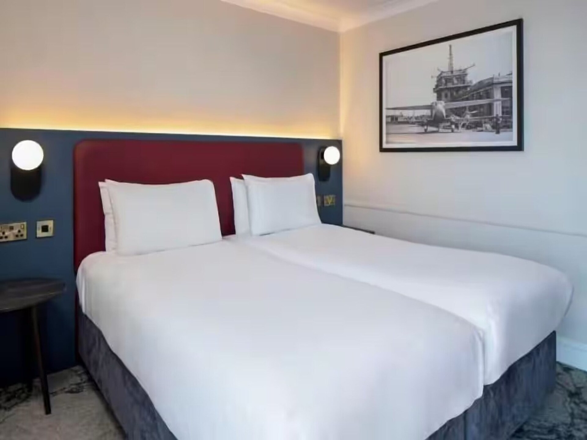 Modern comfort in South Croydon: Classic Twin Room - foto 17