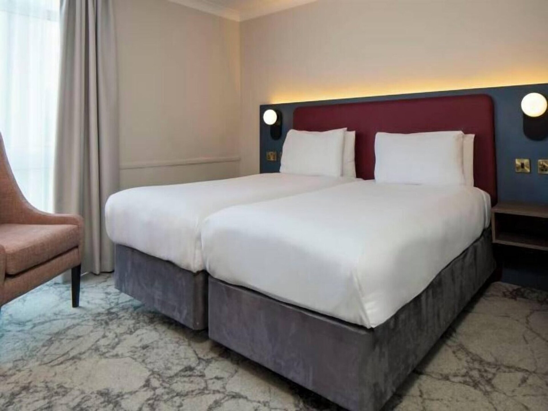 Modern comfort in South Croydon: Classic Twin Room - foto 16