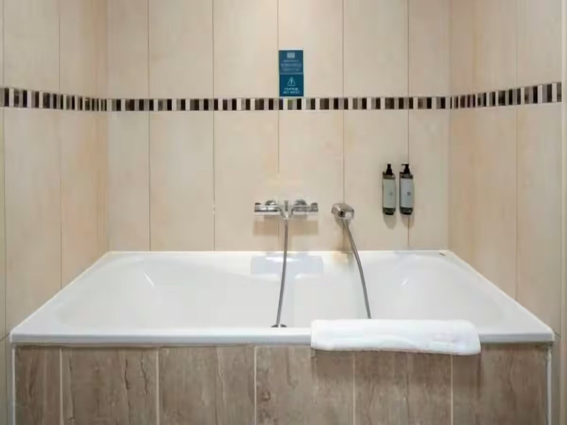 Modern comfort in South Croydon: Standard King Room - foto 22