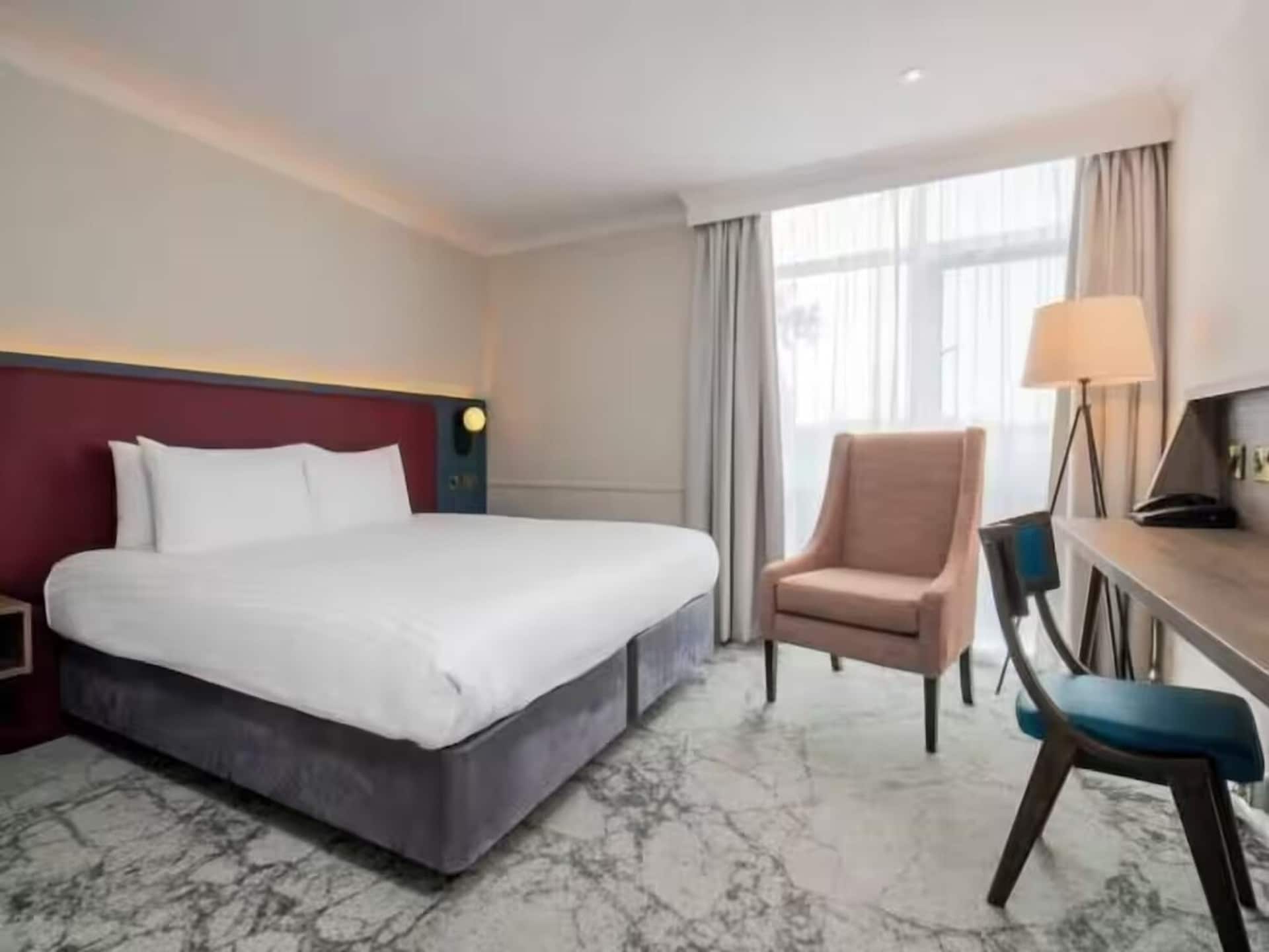 Modern comfort in South Croydon: Standard King Room - foto 14