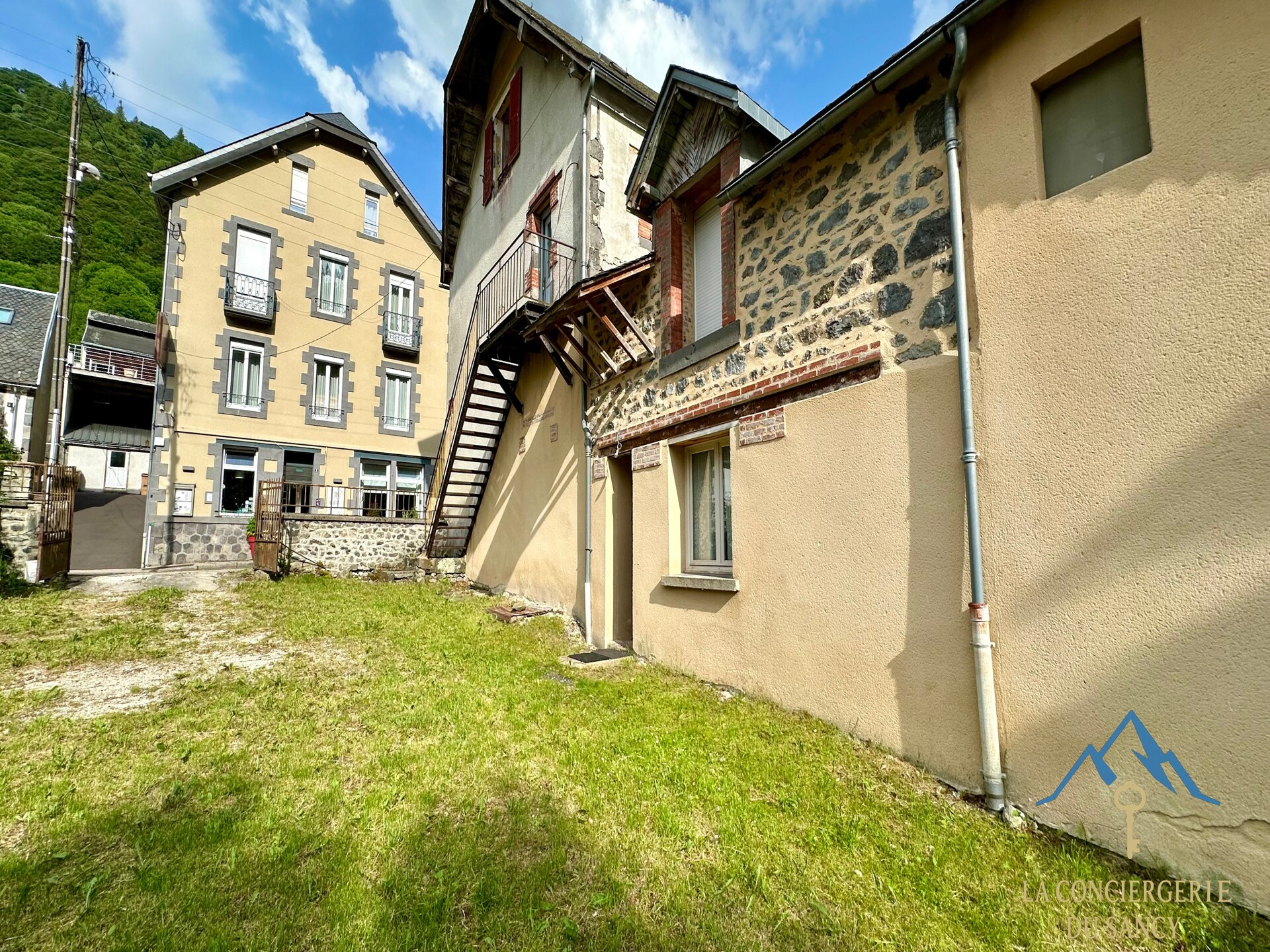 10-persoons vakantiehuis in het centrum van Mont-Dore · 84 m² - foto 1