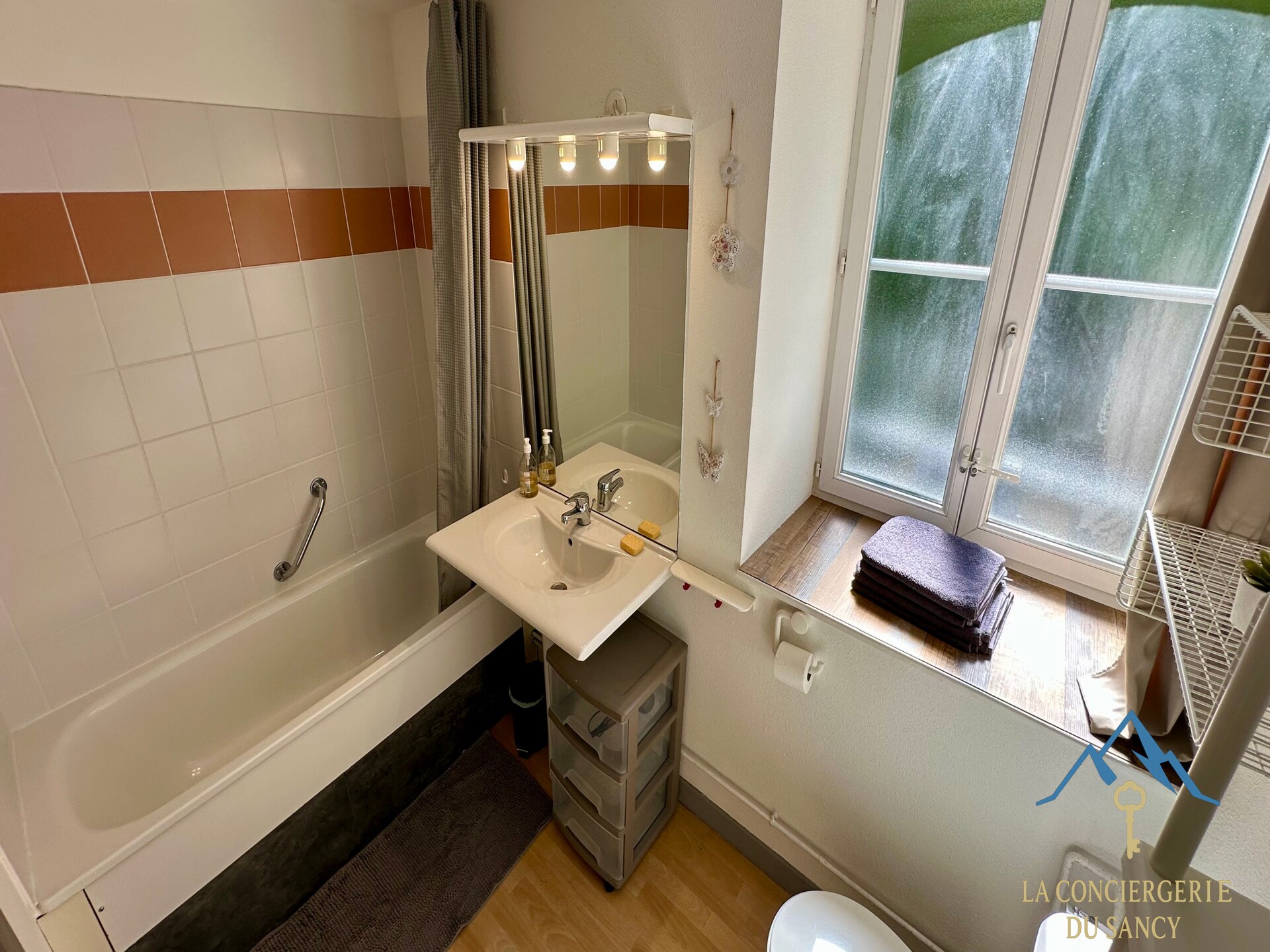 Licht appartement aan de Dordogne in La Bourboule, vlakbij het centrum - foto 12