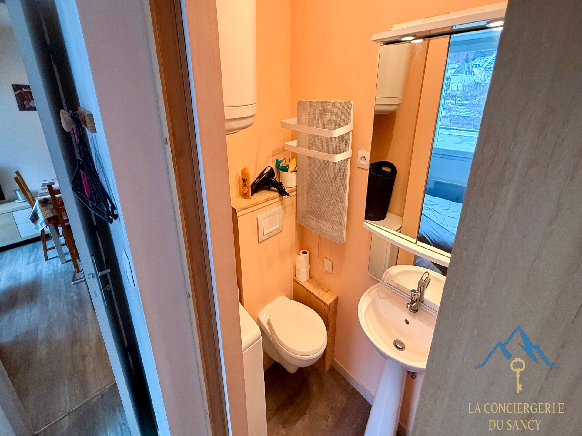 Knus appartement op de bovenste verdieping met prachtig uitzicht op de bergen - foto 12