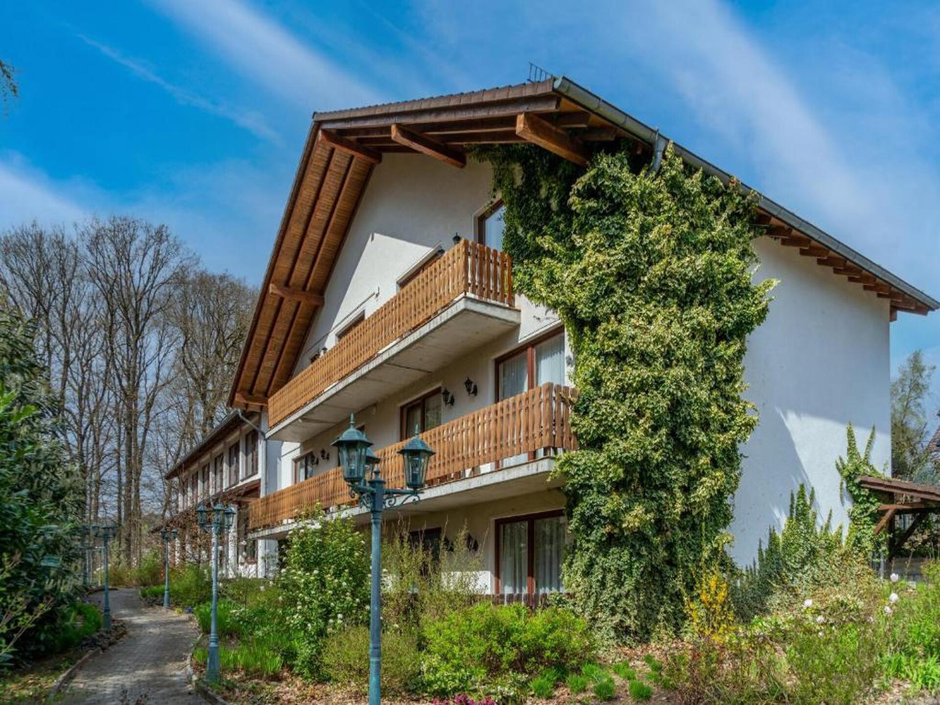 Tweepersoonskamer met balkon in landelijk hotel Heiderhof, Westerwald - foto 16
