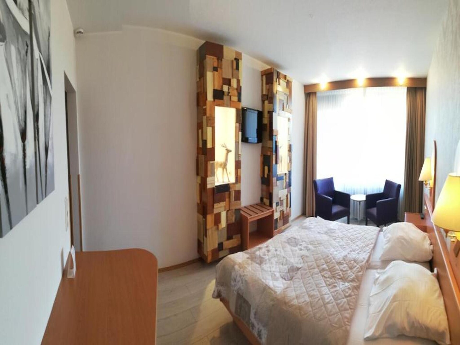 Tweepersoonskamer met balkon in landelijk hotel Heiderhof, Westerwald - foto 20