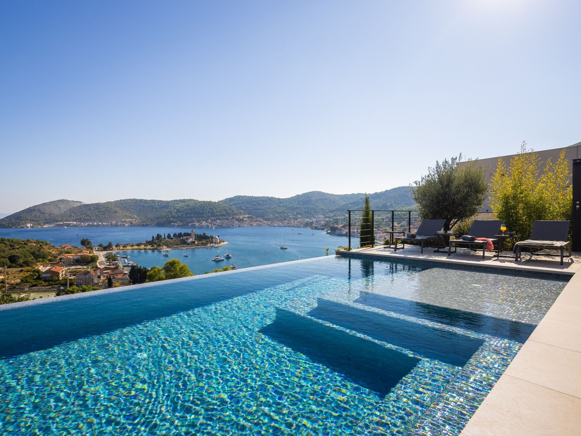 Breathtaking Villa  Vis Five Bedroom Villa with the Pool - foto 89