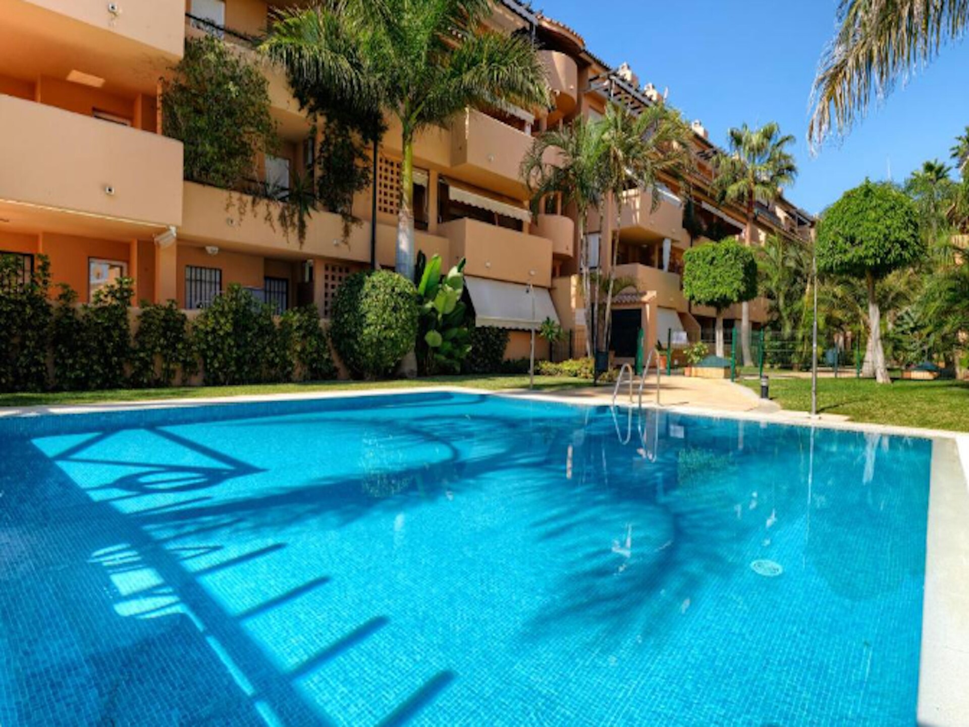 Licht appartement op 80 meter van het strand in Marbella - foto 9