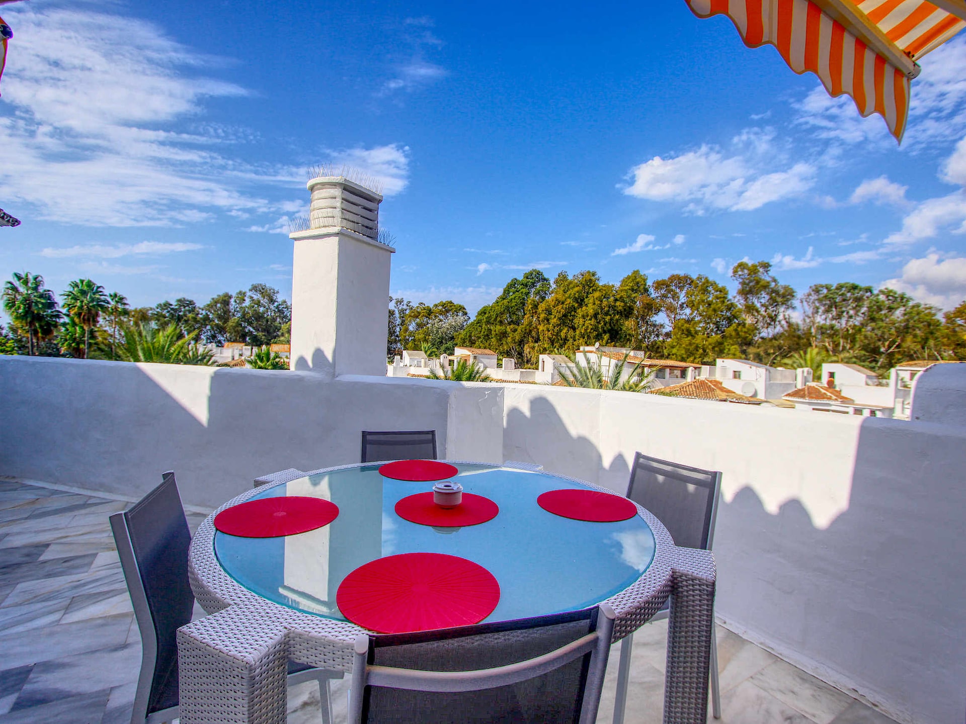 Luxe strandappartement met jacuzzi in Golden Beach, Marbella - foto 33