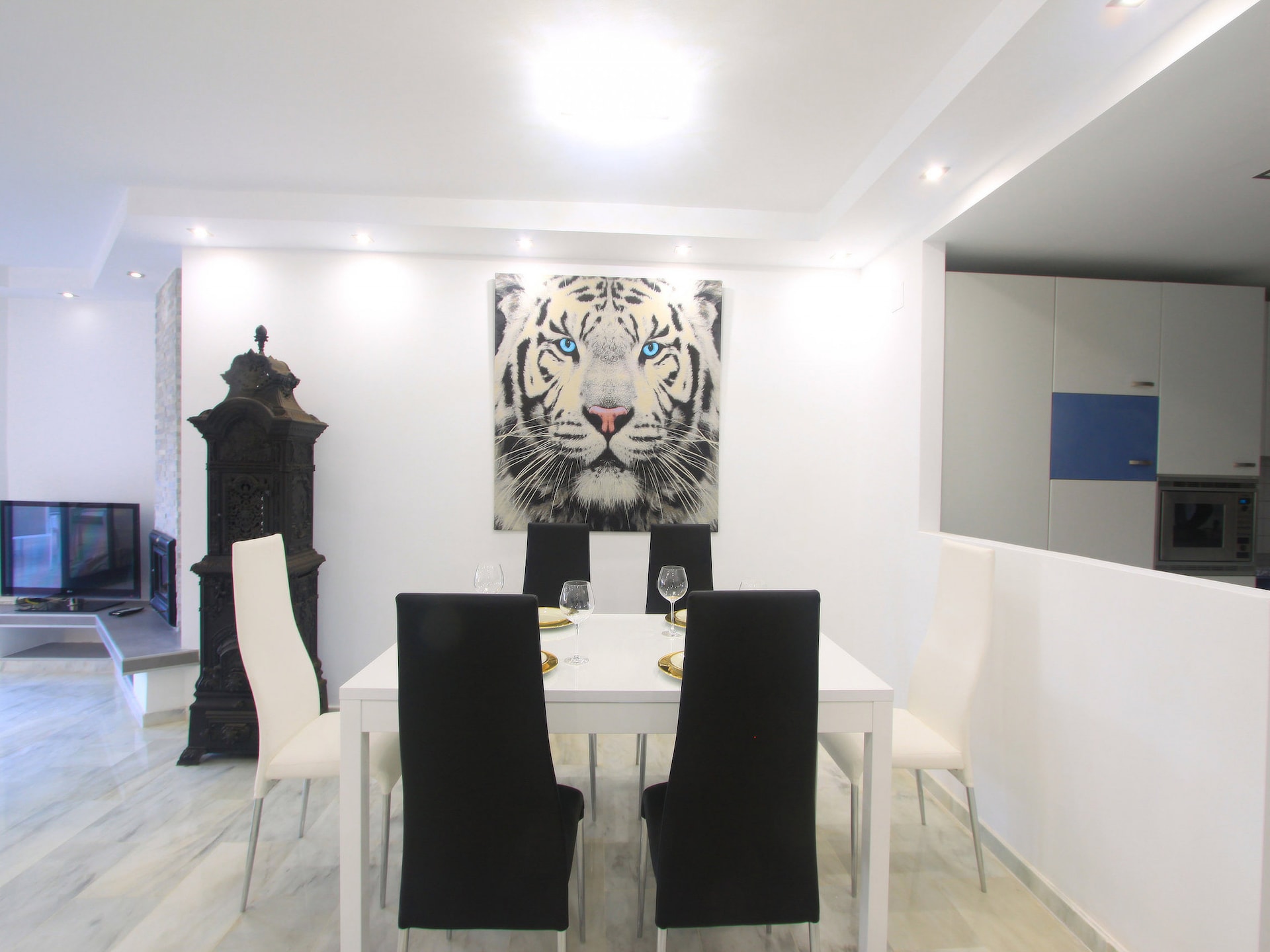 Luxe strandappartement met jacuzzi in Golden Beach, Marbella - foto 15
