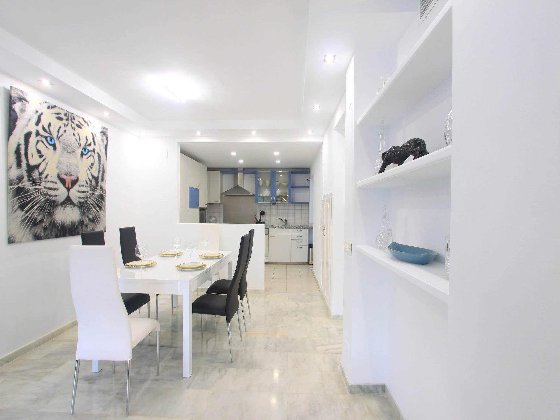Luxe strandappartement met jacuzzi in Golden Beach, Marbella - foto 16