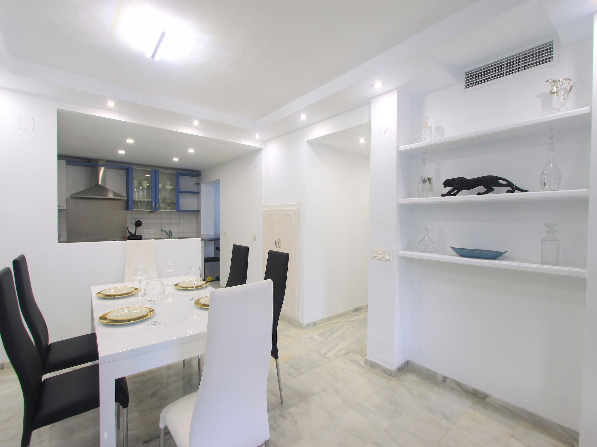 Luxe strandappartement met jacuzzi in Golden Beach, Marbella - foto 17