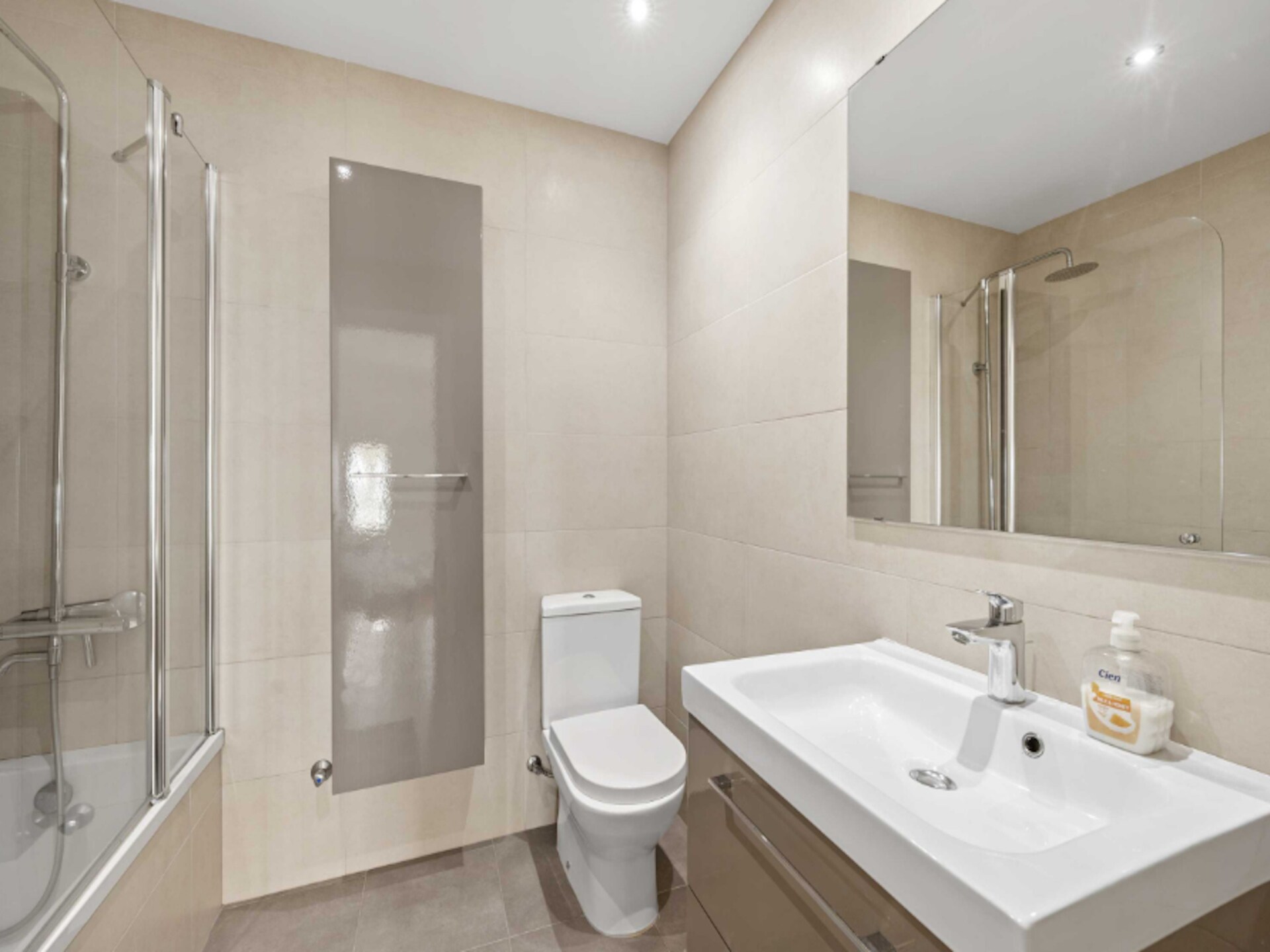 Beachfront Villa Marbesa: direct aan zee met privézwembad en uitzicht op Gibraltar - foto 14