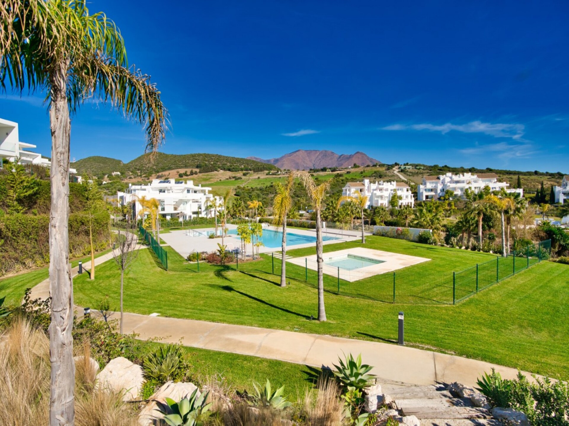 Stijlvol 3-kamerappartement aan de lagune in Casares - foto 38