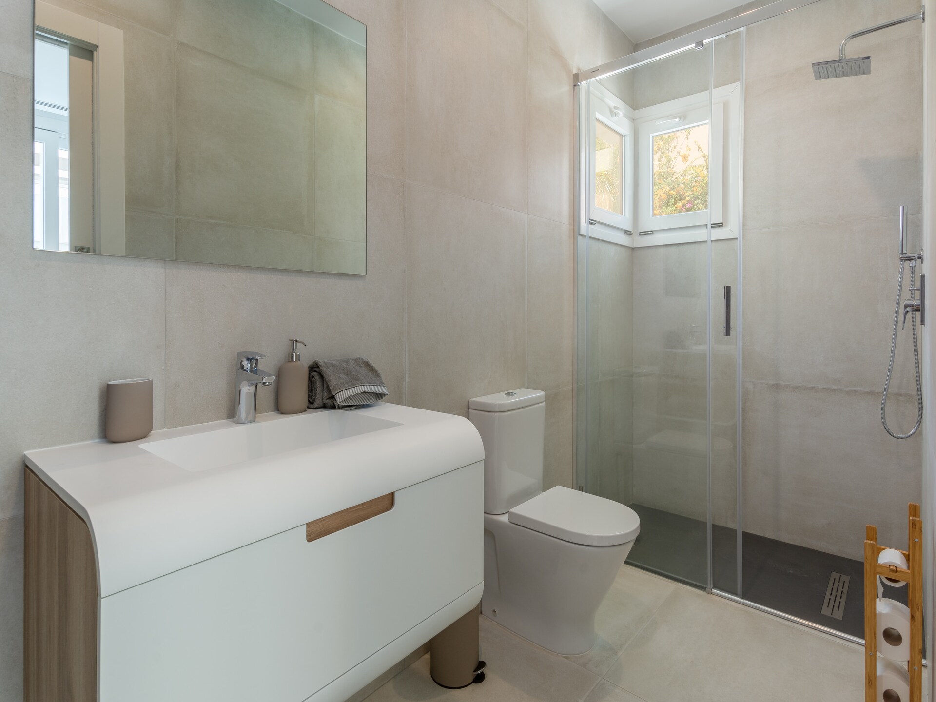 Op 1,4 km van het strand: Moderne villa met privézwembad in Mijas Costa - foto 14