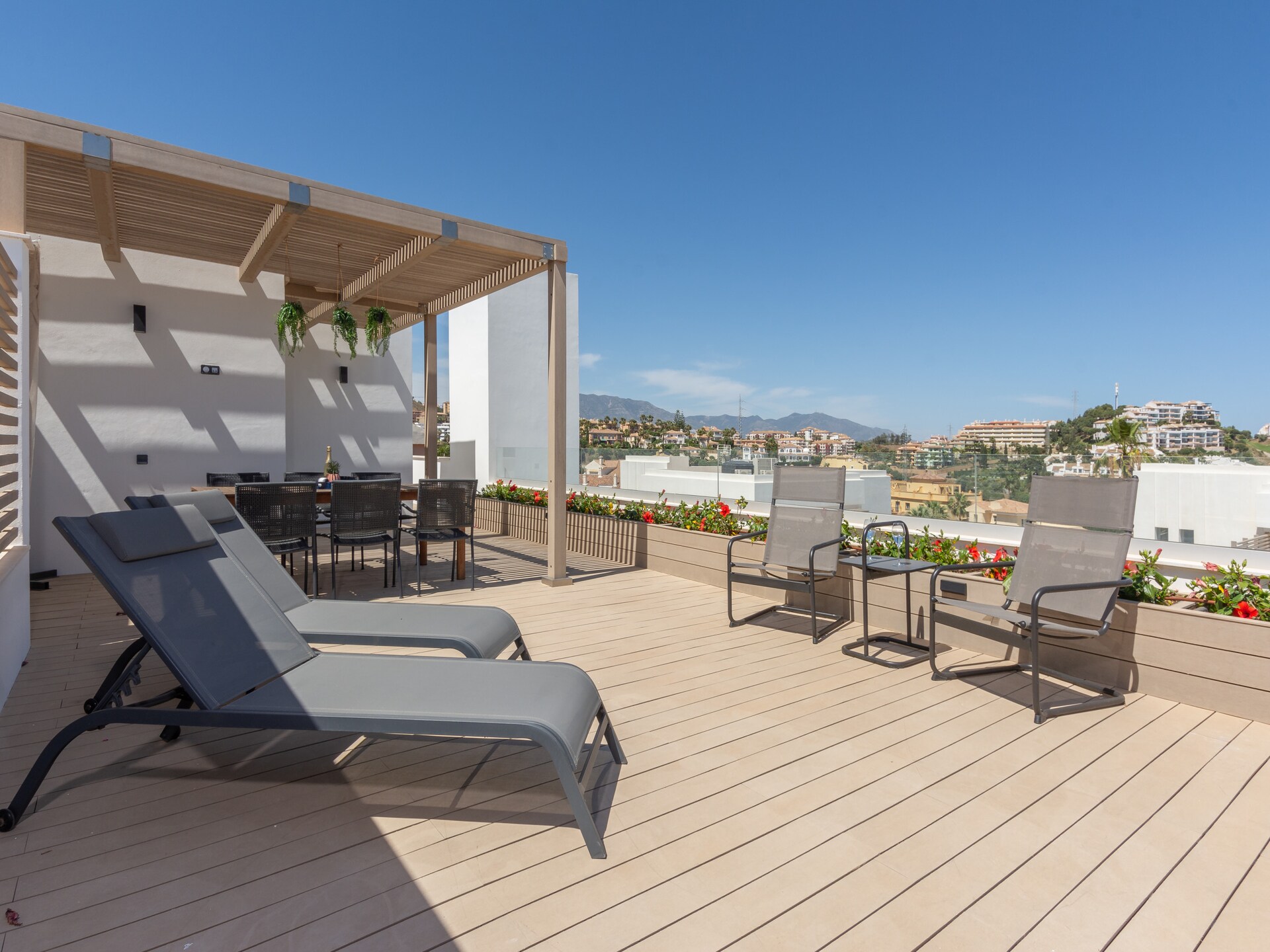 Op 1,4 km van het strand: Moderne villa met privézwembad in Mijas Costa - foto 7