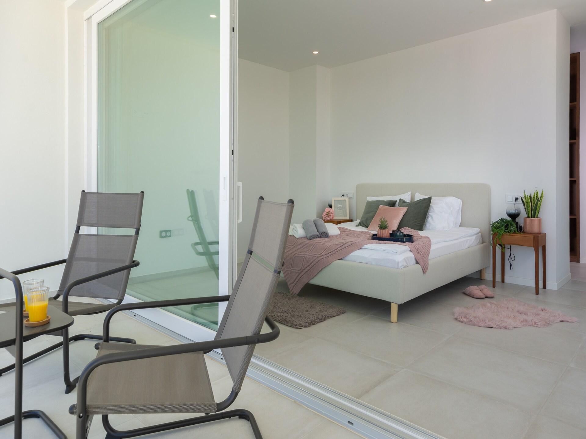 Op 1,4 km van het strand: Moderne villa met privézwembad in Mijas Costa - foto 12