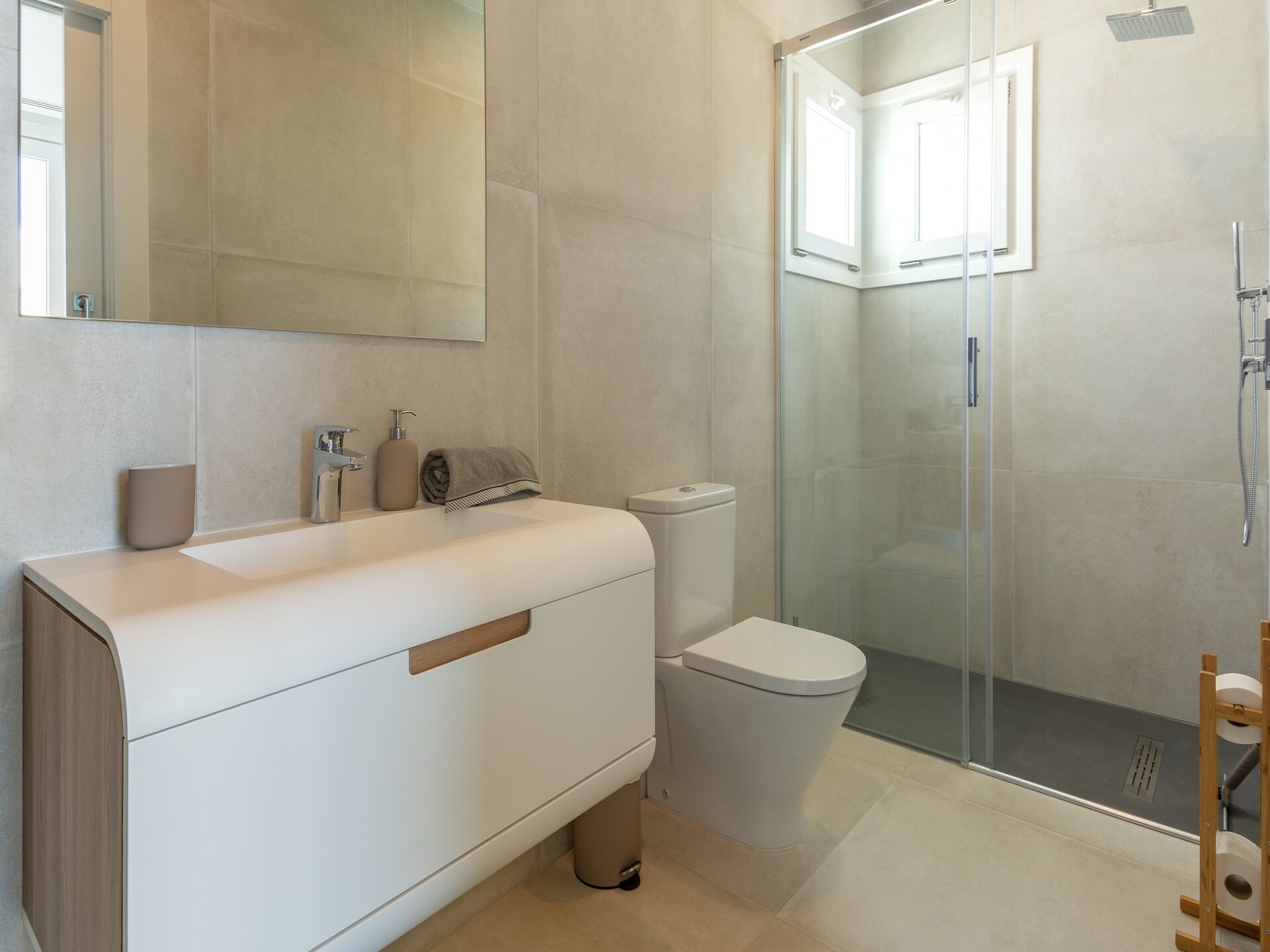 Op 1,4 km van het strand: Moderne villa met privézwembad in Mijas Costa - foto 16