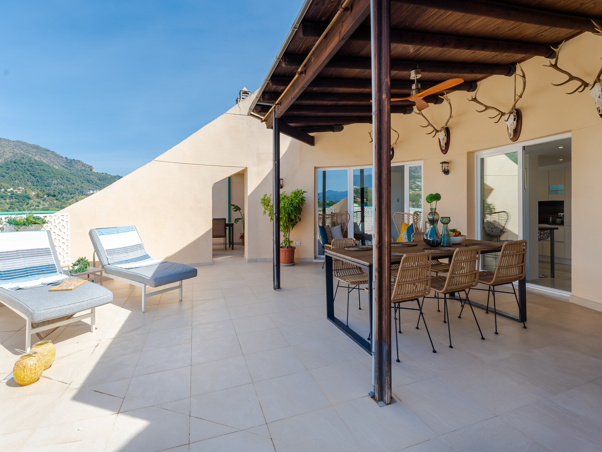 Stijlvol Penthouse in Centrum Marbella met Privé-Jacuzzi & Dakterras - foto 26