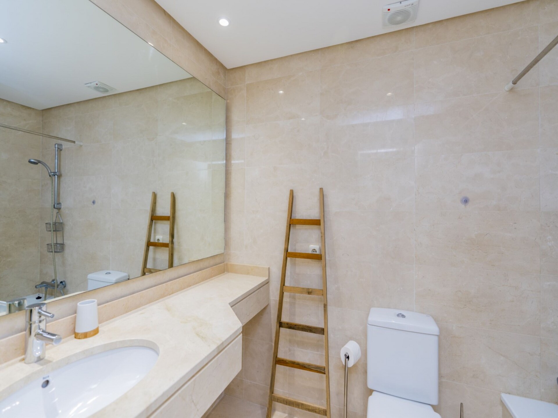 4-persoons modern appartement aan het strand in Casares - foto 19