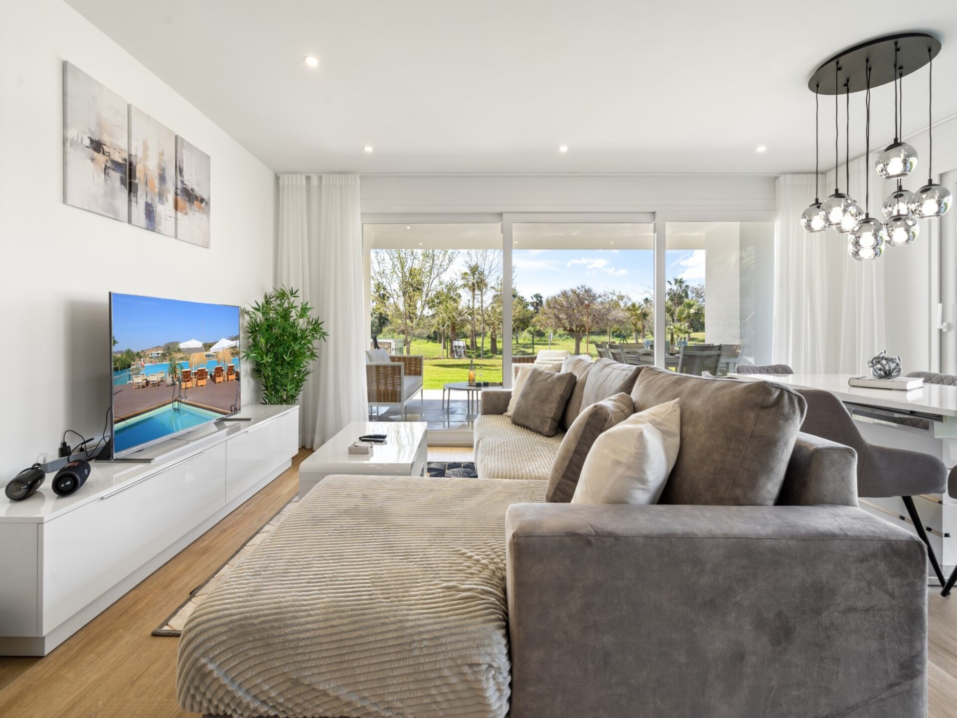 Luxe appartement aan de golfbaan met privétuin op 10 meter van het strand - foto 2