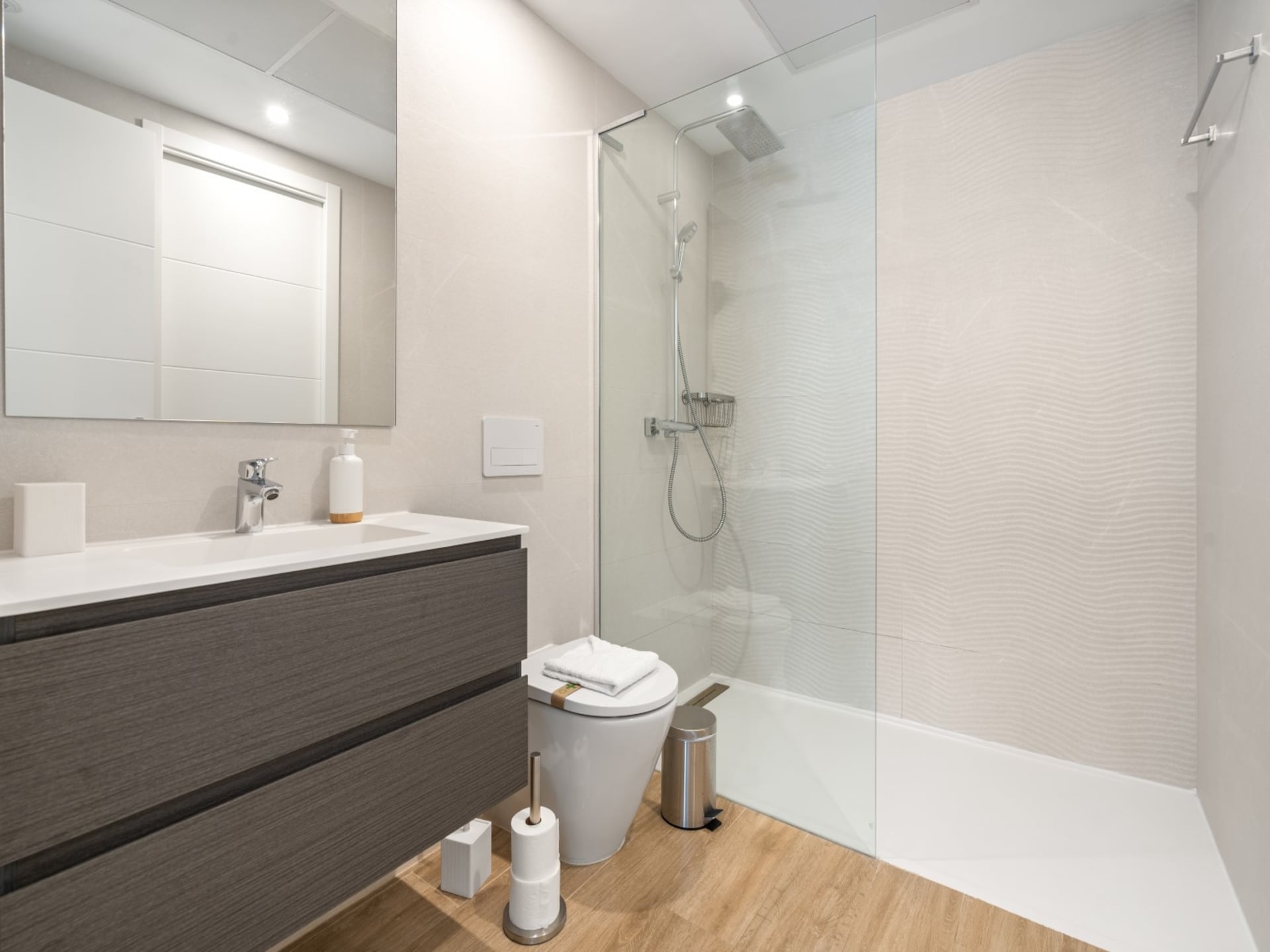 Luxe appartement aan de golfbaan met privétuin op 10 meter van het strand - foto 16